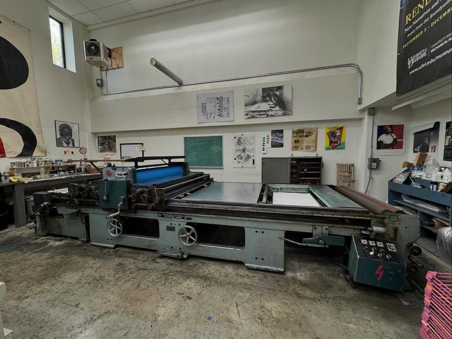 We spent the last two days in Philadelphia with @suitcasepress working at @brandywine.workshop to get their Steinmesse & Stollberg DUFA 7 back in usable condition. It still needs an electrical overhaul to become variable speed and the rollers recovered, but then it will really be ready to work. #starkpressco #suitcasepress #pinklinepress #brandywineworkshop #proofpress #dufa #printing #printmaking #lithography #reliefprint #monotypes #bigpresses #pressmechanic #preservationthroughproduction