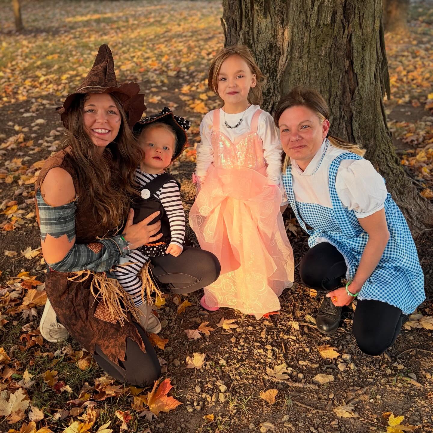 • A pretty Wicked Halloween 🧙🏼♀️👠👸🏼 #wicked #wizardofoz