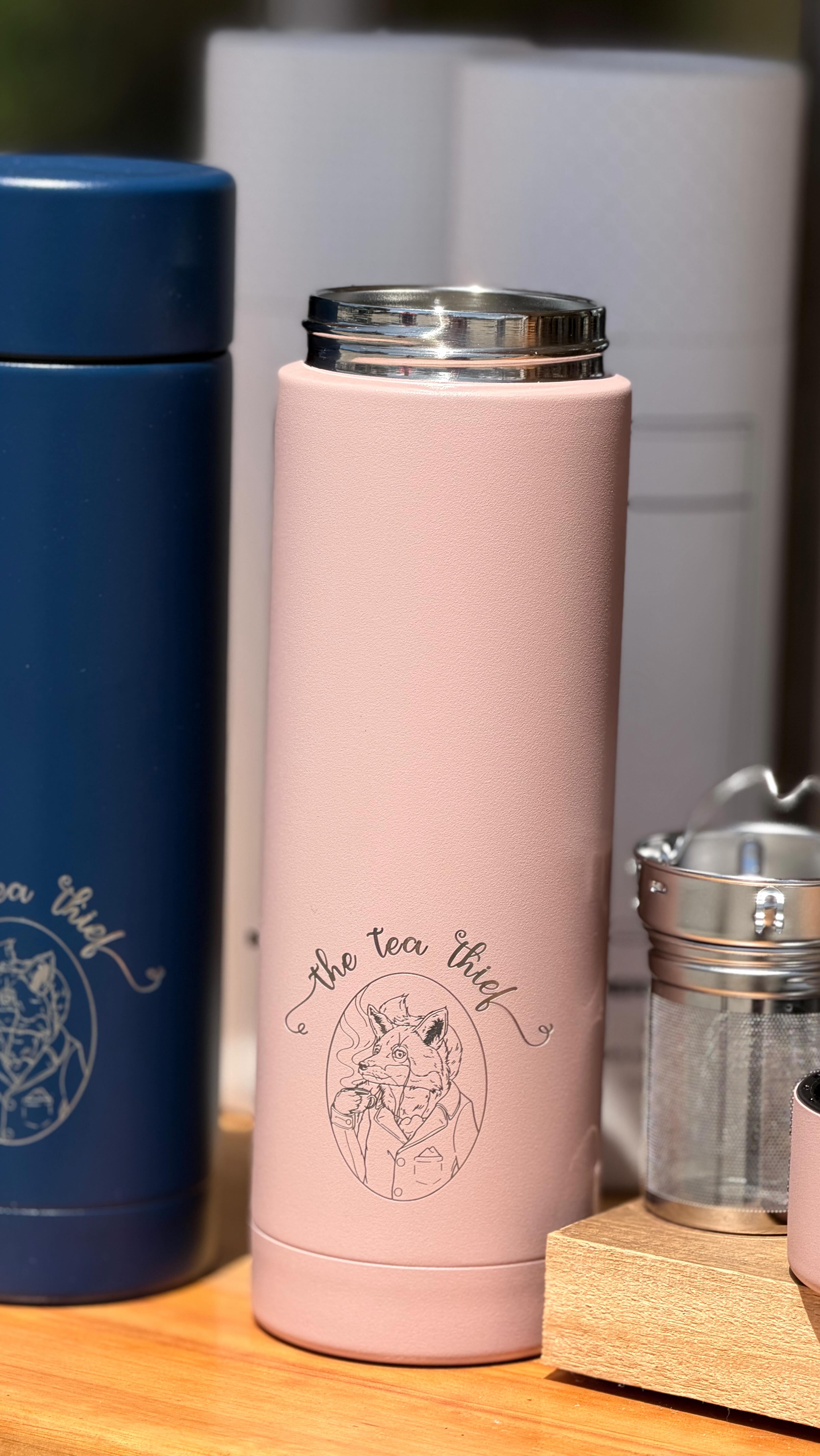 🚨 FIRST DROP ALERT 🚨
We just dropped our very first branded Tea Thief flask!
Our very very first one is now in the hands of Sarah @studiopilates_takapuna
She’s sleek. She’s sturdy. She’s your new tea sidekick for every adventure 🍃
Keeps your tea hot and your iced tea cold!
Award winning design by @evervessel
But here’s the catch…
👉 She’s NOT on the website yet.
👉 Only our email list gets first access.
Make sure you are in our list for first dibs 🙌
💌 Hit the link in bio & join the email list before we spill the tea (literally).