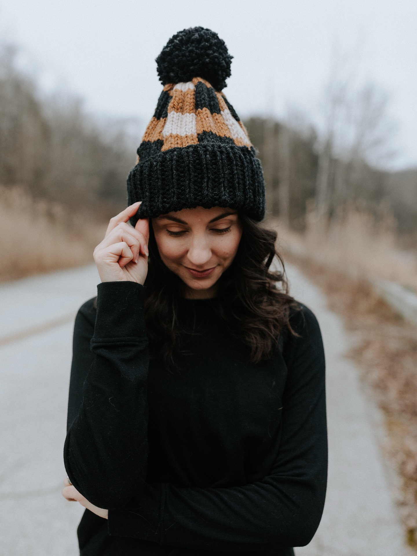 H A P P Y N O V E M B E R 1 🍂
The cozy holiday season is upon us and soon I will be announcing our upcoming holiday markets, shipping dates for orders, and maybe a few more surprises.
📷 @malmccrea.photo
🧶 by @lionbrandyarn
🧶knit patterns by @littlebirdiedesign
#knitwear #holidayseason #november1 #knitbeanie #warmandcozy #shopsmallbusinesses #handcrafted #holidaygiftideas #makersofinstagram #modernknitwear