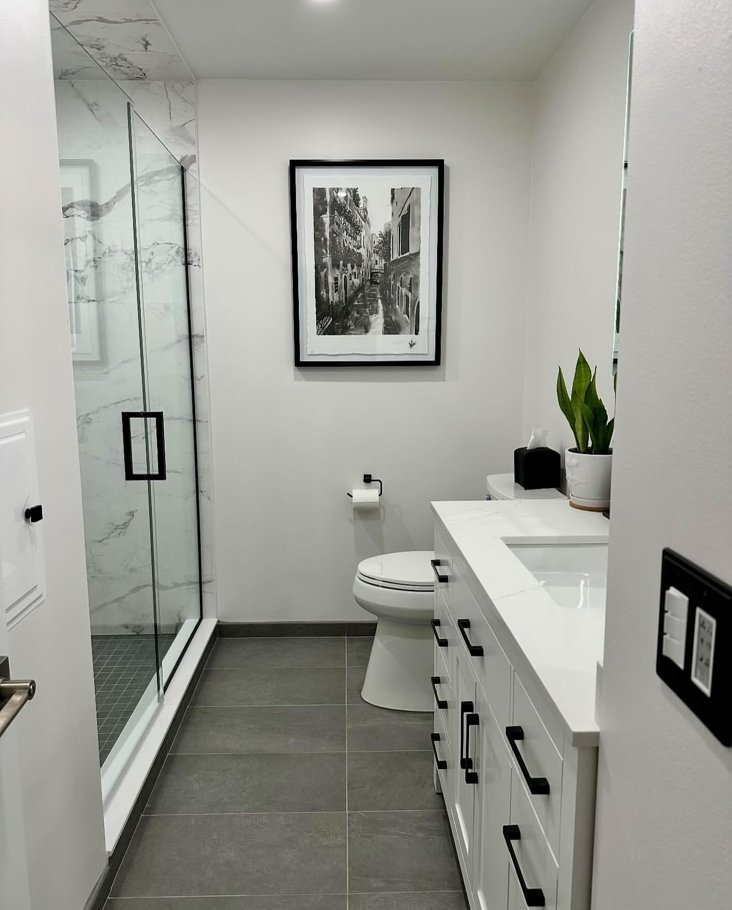 One of my favorite bathrooms in the last few years. Simple, yet unique.
