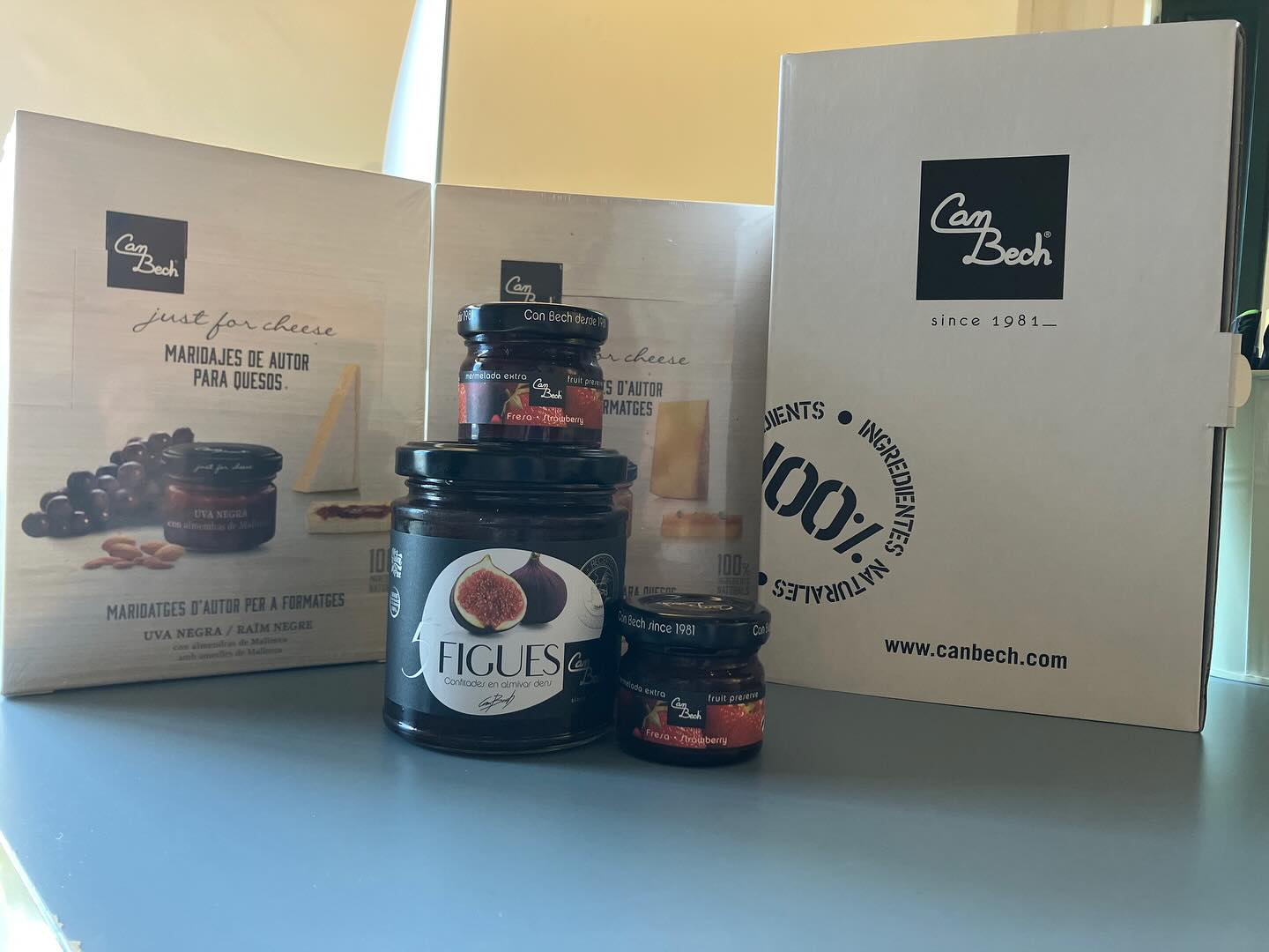 Gràcies a @canbech pel donatiu de melmelades i fruites confitades! En gaudirem molt! 😙
