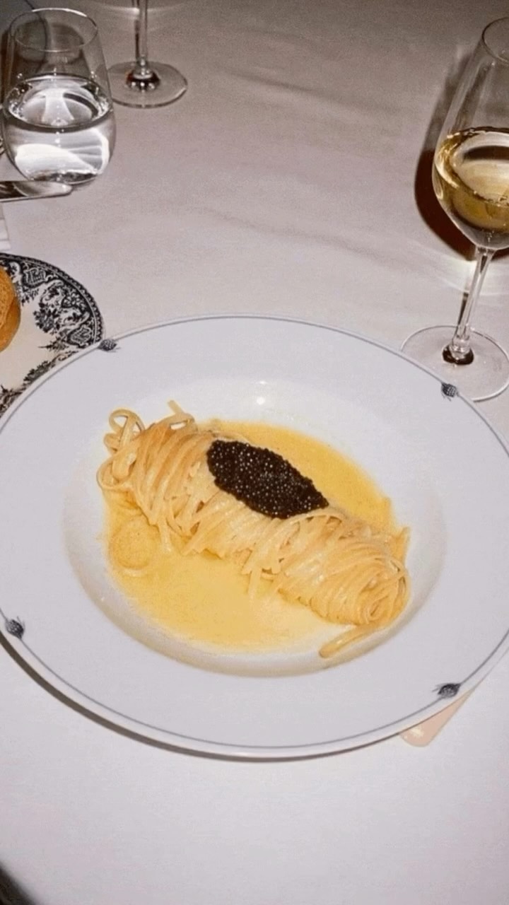 To all the champagne lovers: Think Paris lights, a private chef, and your own yacht — @parisyacht1 has you covered! ✨
#captain #classicboat #laseine #riverseine #parisboattour #luxury #parisyacht #paris #seineriver #seinerivercruise