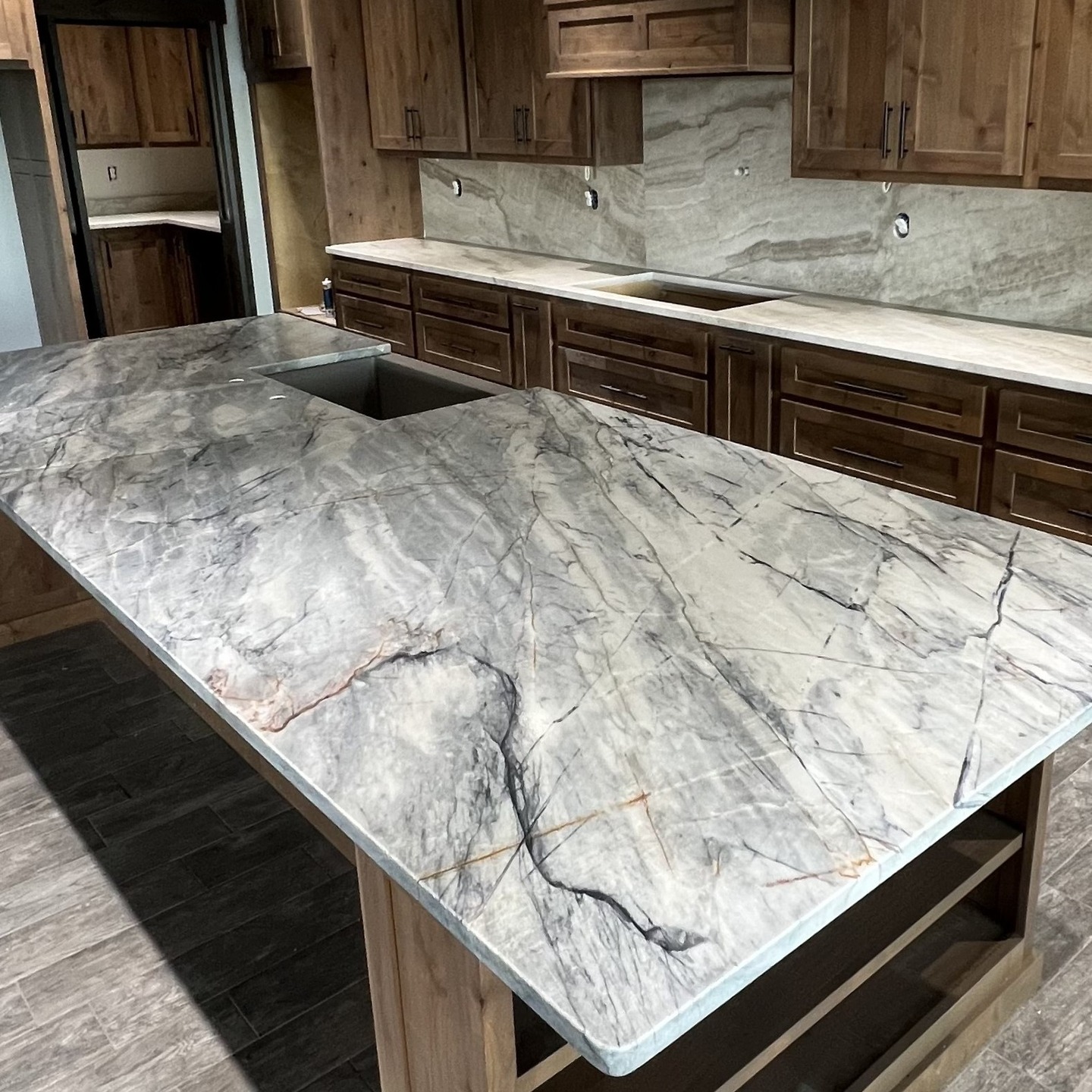 "Custom countertops that define Lexington style—strong, stunning, and made just for you. Let’s get your project started today!"
👉 #MGMStoneLexington #LexingtonCountertopExperts #CustomCountertopsKY #KitchenDesignLexington #LexingtonKYHomes #QuartzCountertopsLexington #HomeUpgradeLexington #LexingtonKYInteriors #CountertopTrends #KitchenVibesKY