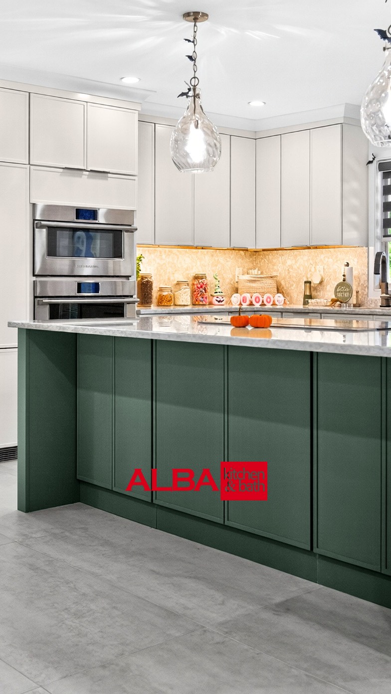 We believe we are experiencing deja-boo. Another fantastic kitchen project completed, fulfilling our customer’s vision with custom two-tone hues. Because she has so much spirit, even the ghost in the kitchen ended up being our cheerleader!
#kitchenideas #luxurykitchen #greenkitchen #halloween #kitchengoals #kitchencabinets