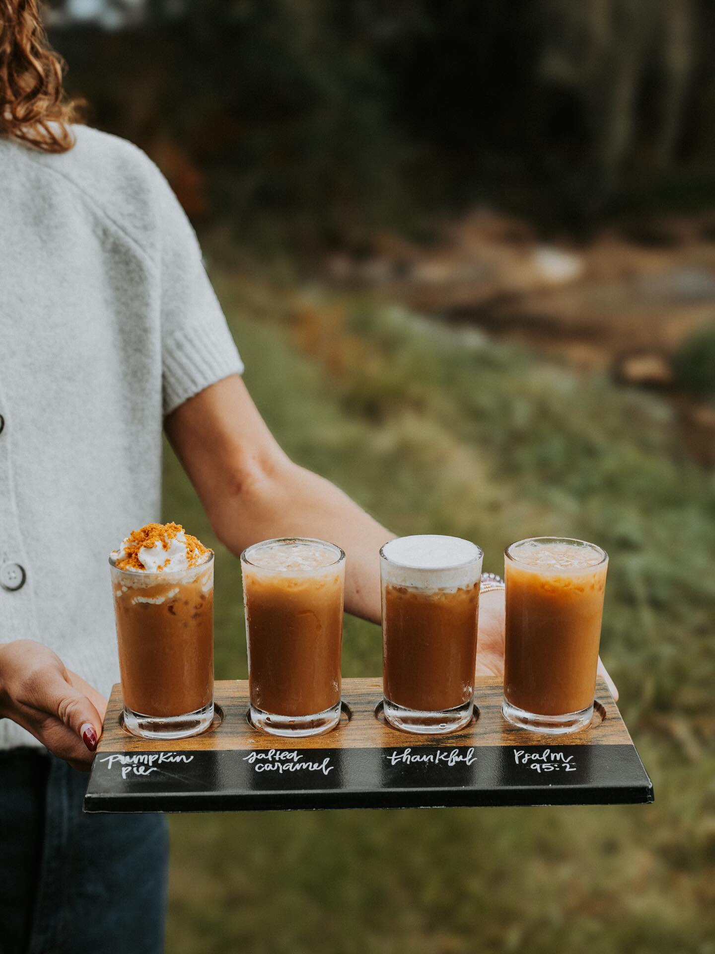 ✨NOVEMBER FLIGHT LINEUP✨
🎃 PUMPKIN PIE: Pumpkin latte with whip + Biscoff crumble
🍯 SALTED CARAMEL: Salted caramel latte with caramel drizzle
🌾THANKFUL: Cinnamon latte with pumpkin cold foam
🍁PSALM 95:2: Maple + toffee latte
#harvesttable #coffeeflight #fallflavors #pumpkinpie #saltedcaramel #cinnamonlatte #mapletoffee