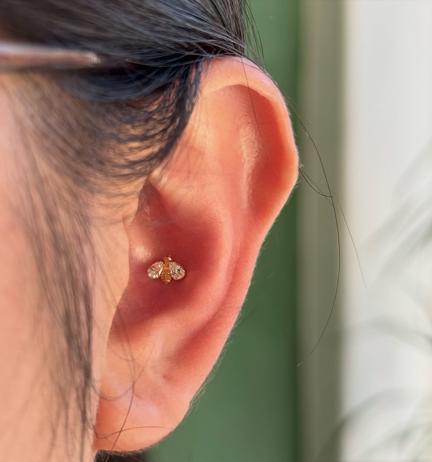 ✨ Conch piercing magic! ✨
We have gold piercings available and welcome walk-ins from 11 AM to 7 PM. 🖤
#ConchPiercing #GoldPiercing #WalkInWelcome #HallowedBe #LondonPiercing #PiercingStudio #InkedAndPierced #PiercingLove