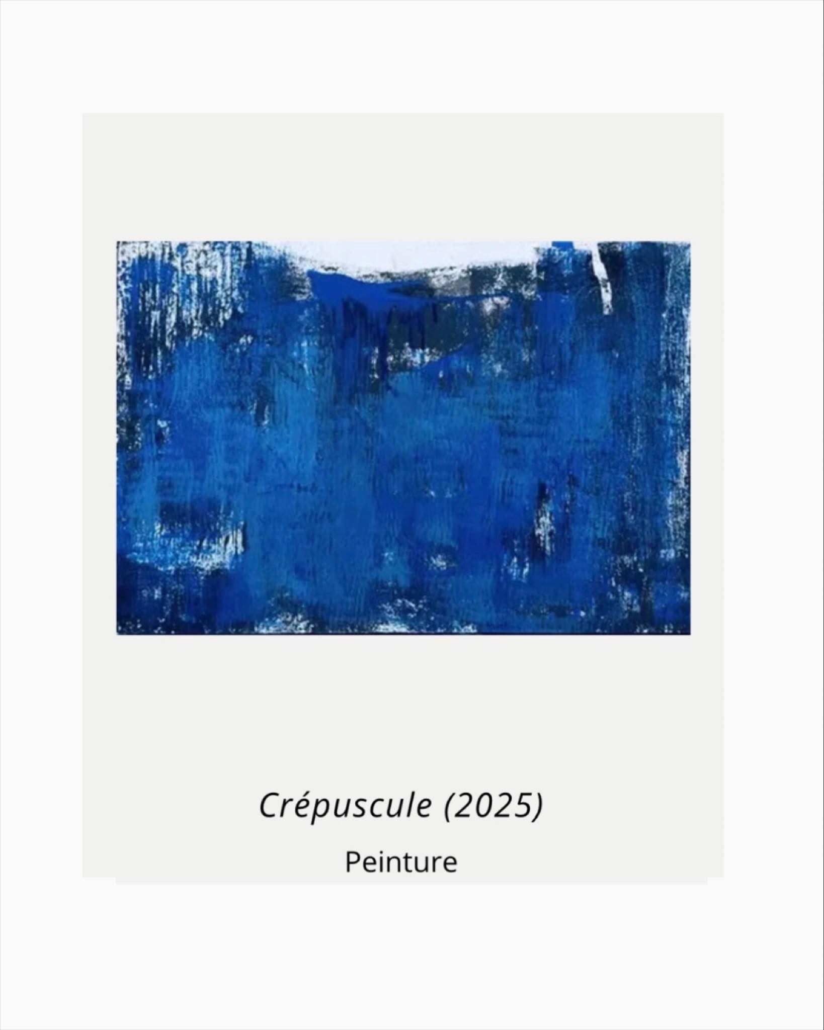 Crépuscule capture ce moment où la lumière hésite avant de disparaître totalement. Les touches de blanc rythment la composition et donnent ce dernier éclat avant que l’obscurité ne prenne toute la place. Elles créent une respiration dans la matière, un équilibre fragile mais nécessaire. Sans elles, la nuit serait totale, alors qu’ici, il reste encore une lueur, un écho de lumière qui persiste. C’est ce qui rend le tableau vivant, en mouvement, comme si l’instant pouvait encore basculer.”
Que ressentez vous en regardant cette peinture?
#artistecontemporain #artisteoninstagram #artcollector #bamgallery31 #artsper#artprice#maryamshams_artiste