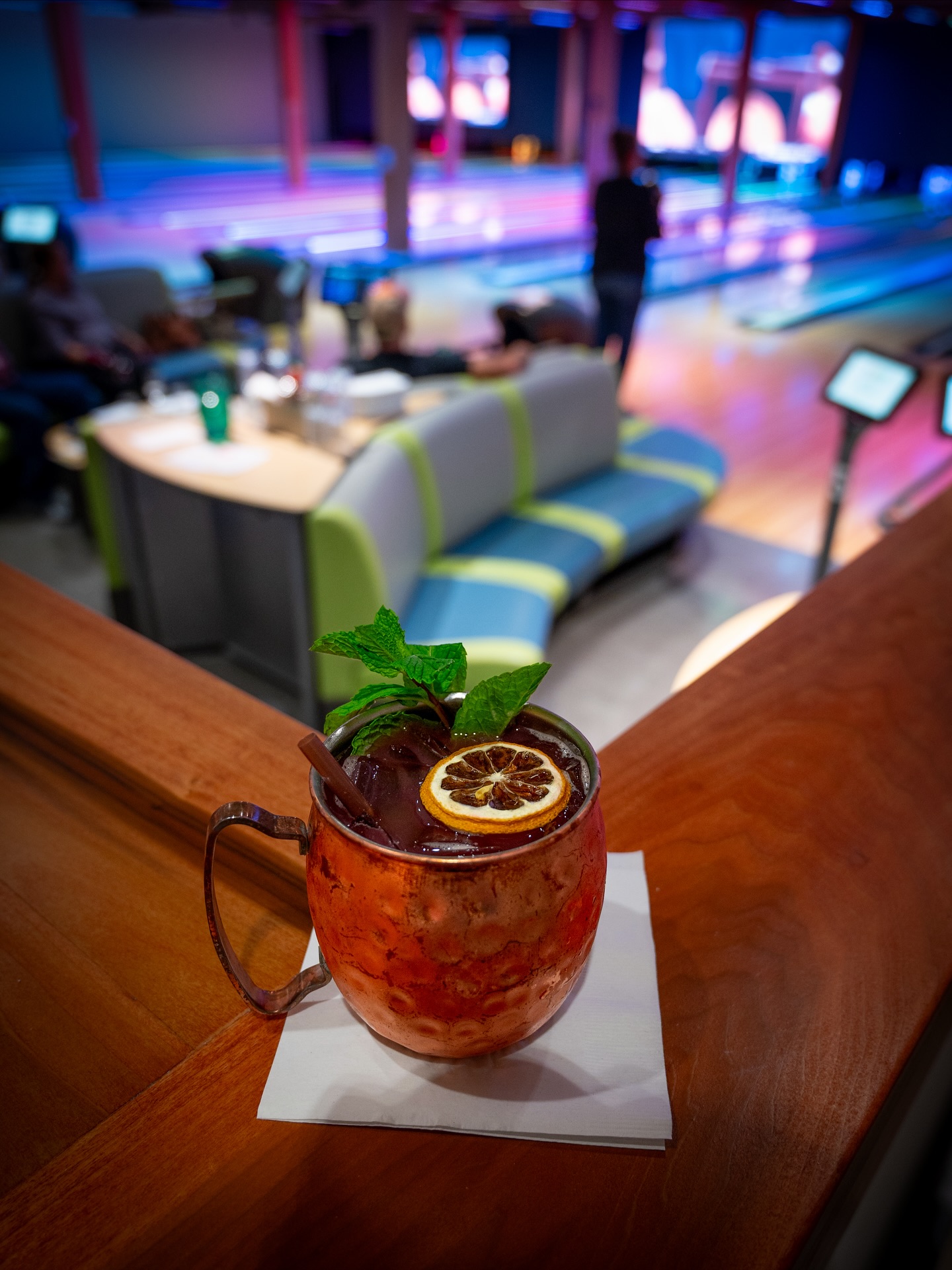 🗣️NEW FALL/WINTER COCKTAILS
Crisp air, Warm spirits ❄️ Come taste our new seasonal cocktails—crafted for chilly nights and good company🫂
In order,
🫏 HUCKLEBERRY MULE
🥂PEPPER AND PIN
🍌BANANA FOSTERS OLD FASHIONED
🍎APPLE CIDER SOUR
🍊BLOOD ORANGE MOJITO
🌲SPARE AND SPRUCE
☕️CHAI MARTINI