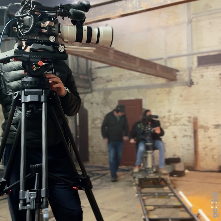 Memento mori – Von Trauer und Trost in der Musik🎶
Die besondere Beziehung zum Tod drückt sich in Wien auch in der Musik aus.
Mit @rafaelfingerlosofficial , @saschaelmouissi.official und den @divinerinnen.musik an außergewöhnlichen Orten in Wien.
Ein herzliches Dankeschön für die tolle Zusammenarbeit!
📺 Sonntag, 02. November | 12:05 | 3SAT
📲 Oder ab sofort in der 3SAT-Mediathek
#gekafilm #scarlatti #3sat #mementomori #sachtler #vienna