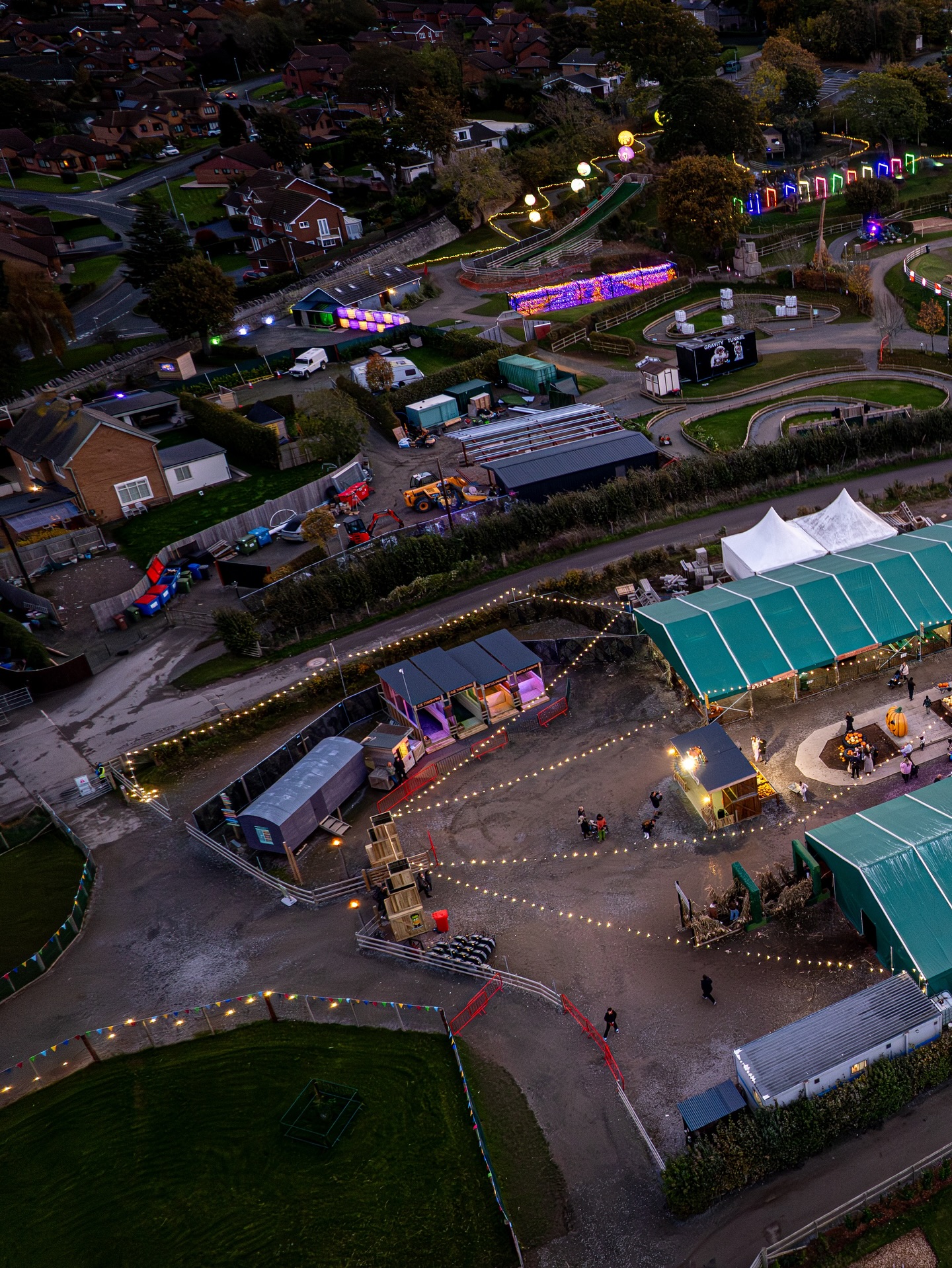 Happy Halloween 🎃 👻
Filming at @manorafonfarmpark this last week. Capturing the Pumpkin fest and light trail! A few photos from the visit.
#manorafonfarmpark #pumpkinfest #halloween #abergele #northwales #visitwales #fromwhereidrone #drone #dji #dji #northwalestagram #northwalescoast