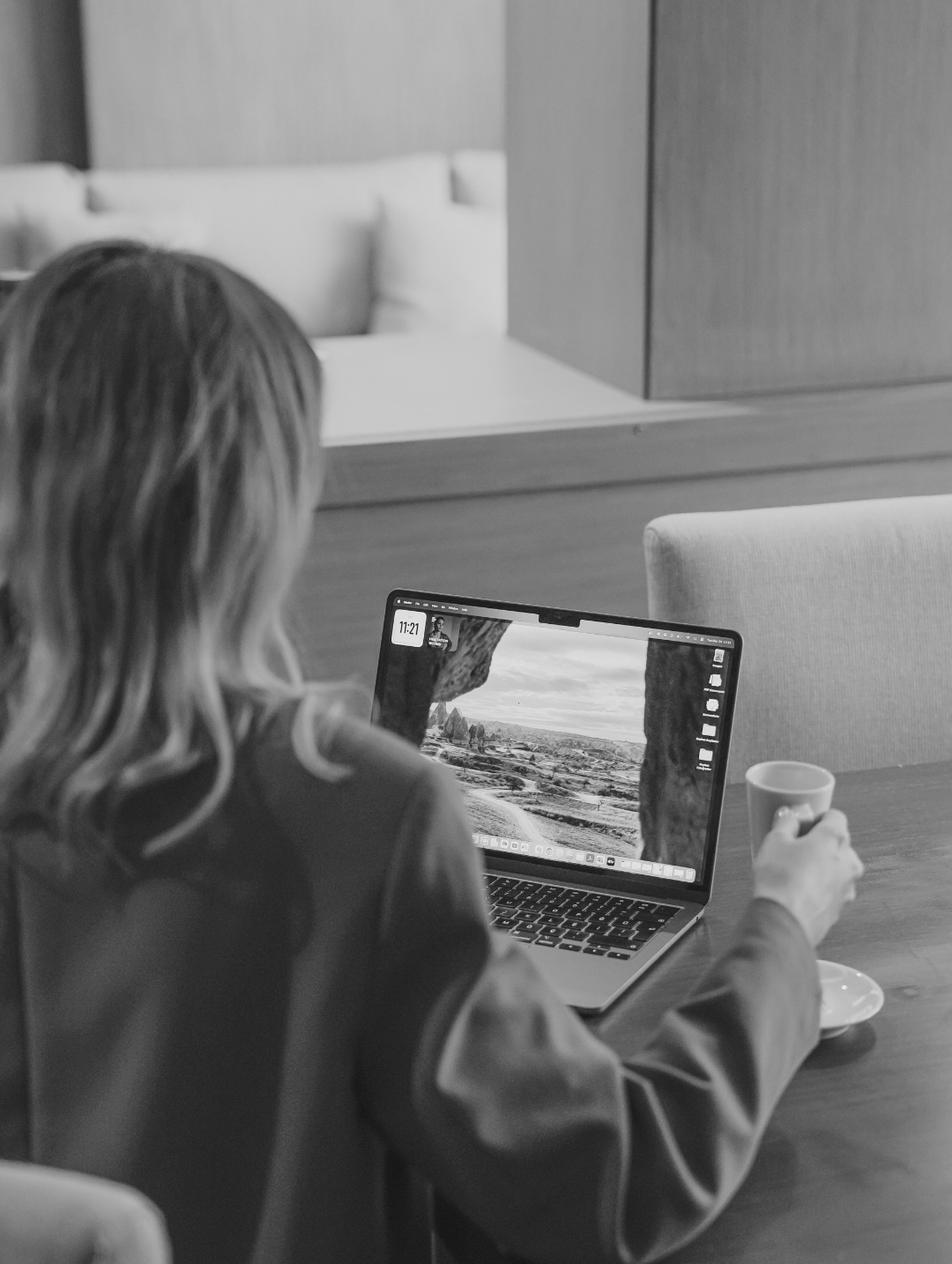 Absorb the city’s energy for inspiration, then retreat. Grab your coffee and transform your room into a peaceful urban sanctuary for work or reflection.
#avantgardeurban #istanbul