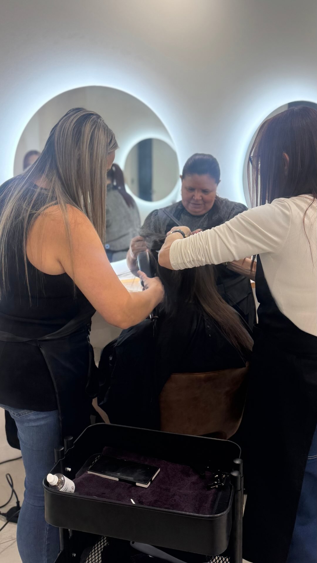 Caja started her SASH journey back in 2018 and since then, she’s had her hair done 12 times.
Why does she keep coming back? Because SASH makes her hair so much more manageable, smooth, sleek, and frizz-free.
Now she can jet off to Bali without worrying about battling her hair in the humidity. 🌴
Your hair, your freedom, that’s the SASH difference. 🤍