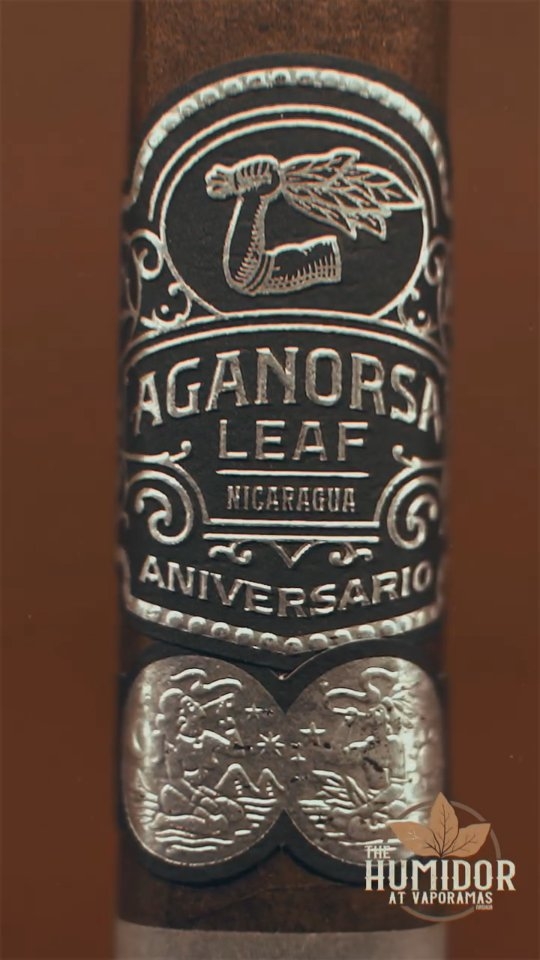 💨 Anillo means ring - the cigar band, the art we peel off and sometimes forget.
But each one tells a story.
Enjoy this Anillo Appreciation moment, where we admire the craft before the cut.
#anilloappreciation #cigarbands