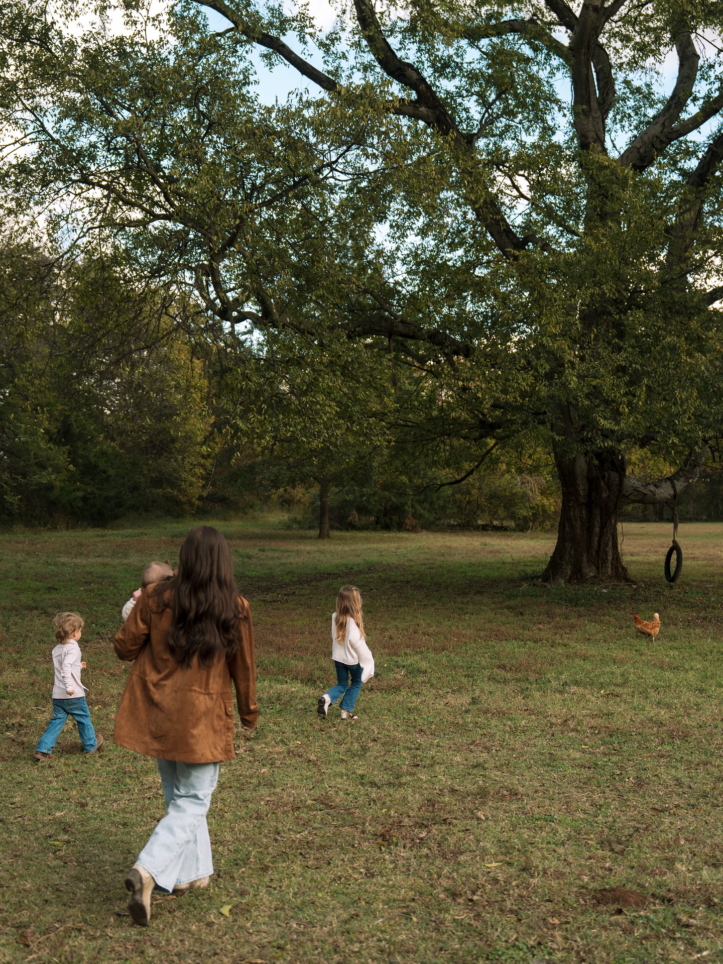 Minis on the farm last weekend was such a success!! I’ve never felt so inspired by a set of minis in my life 🥲
Cannot wait for my next round of minis this weekend on the tree farm!! If you have a mini with me this weekend, you should have an email waiting for you in your inbox!
If you had a farm mini this past weekend, your photos should be to you before the end of day Sunday!