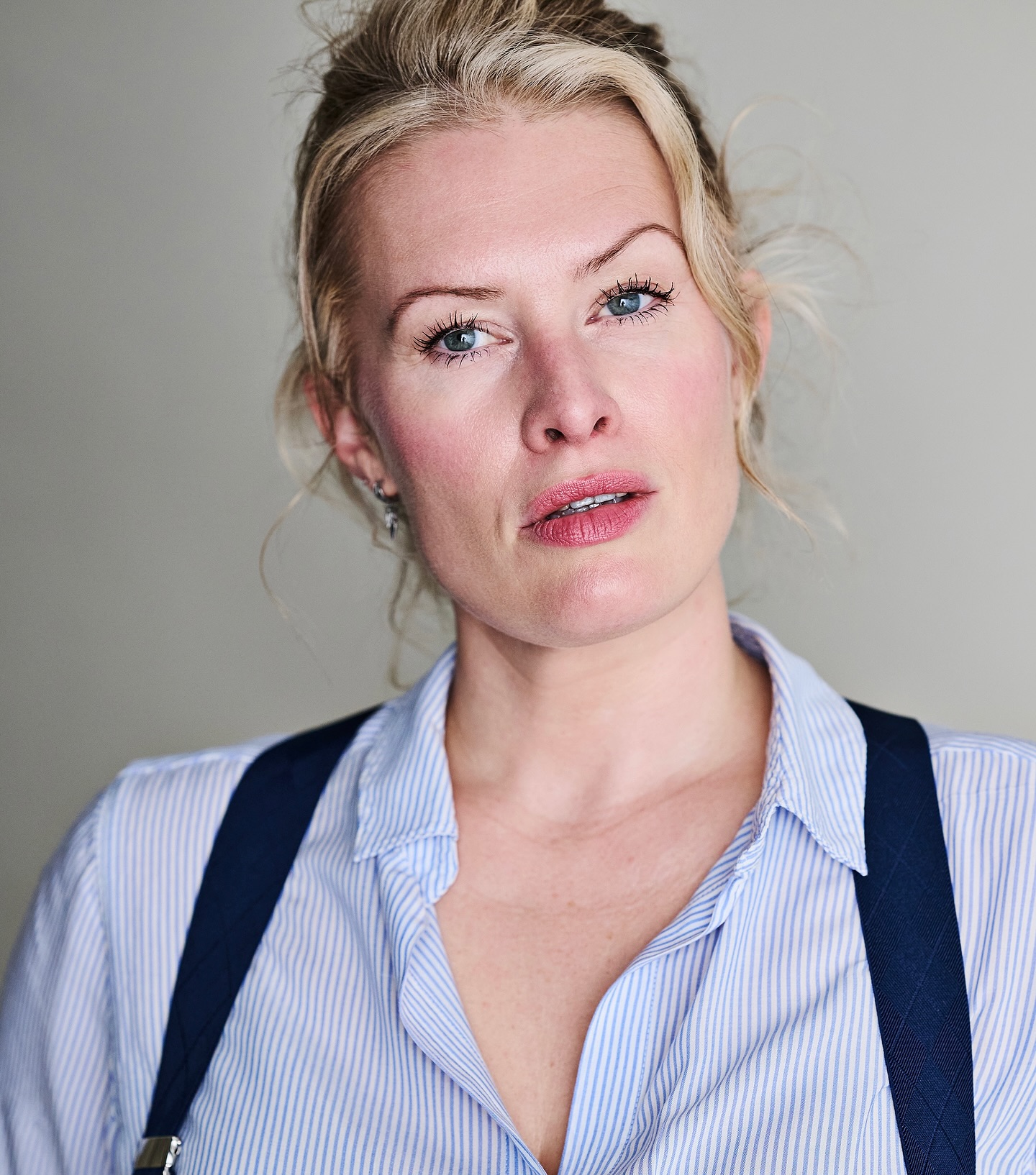 New headshot #1
Feel free to hire me for your TV drama, commercial, film, vertical or pcap role 😉
Photo @ruthcrafer
#britishactor #actress #headshots #letsgo