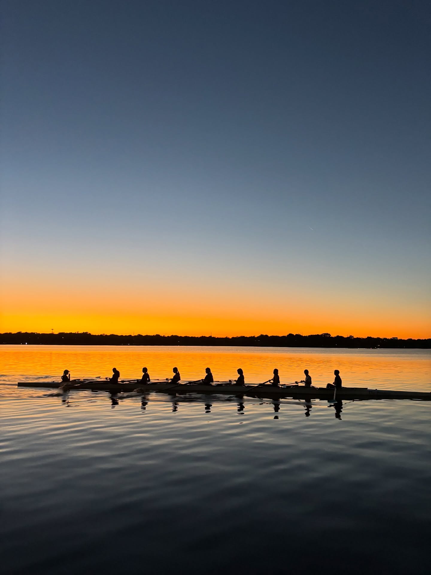 Daylight savings has nothing on us! Thankful for boat lights and beautiful sunsets.
We love it here 💚💙