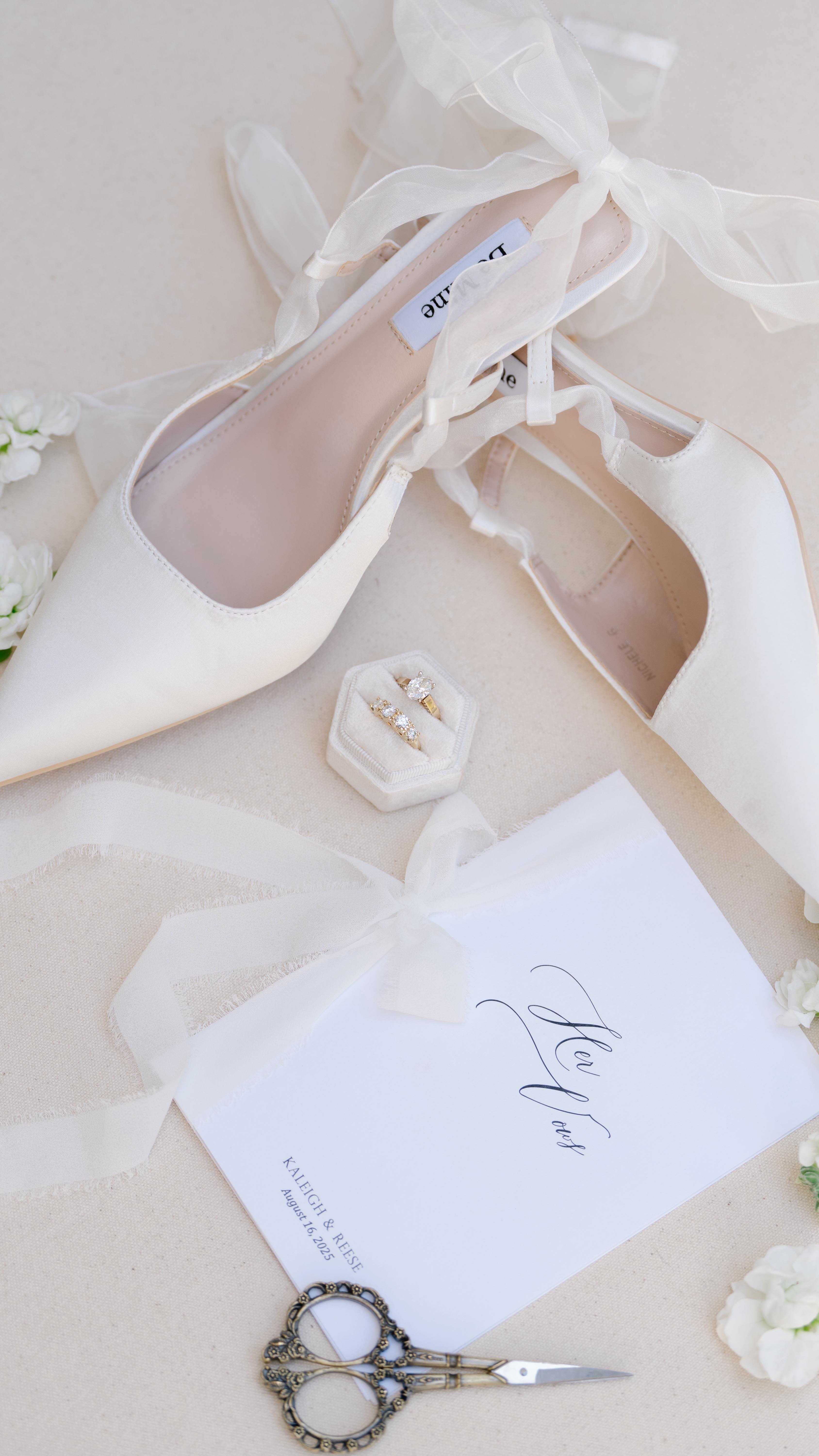 Instead of waiting until the Wedding Reception, this couple brought the dance floor to their Cocktail Hour!!
———
In case we haven’t met - Brandi Jane Events likes to HELP brides that are currently planning their wedding. Offering tips & tricks to simplify the wedding planning process.
→ If you’re into that sort of thing, Follow @brandijaneevents & check out our Bridal Blueprint!!
———
Following the ceremony, the bride & groom went straight to the dance floor!!
Energy Level ≠ Unmatched.
Talk about a wedding trend that makes your day feel like a true party from the very start!
Wedding Planning Tip - rent a smaller dance floor that fits into your Cocktail Hour layout & create space in your wedding timeline so you’re not rushed off the dance floor to go take photos!
→ As always, Follow @brandijaneevents & check out our Bridal Blueprint for more!!
COMMENT “Bridal” for easy access 🥰