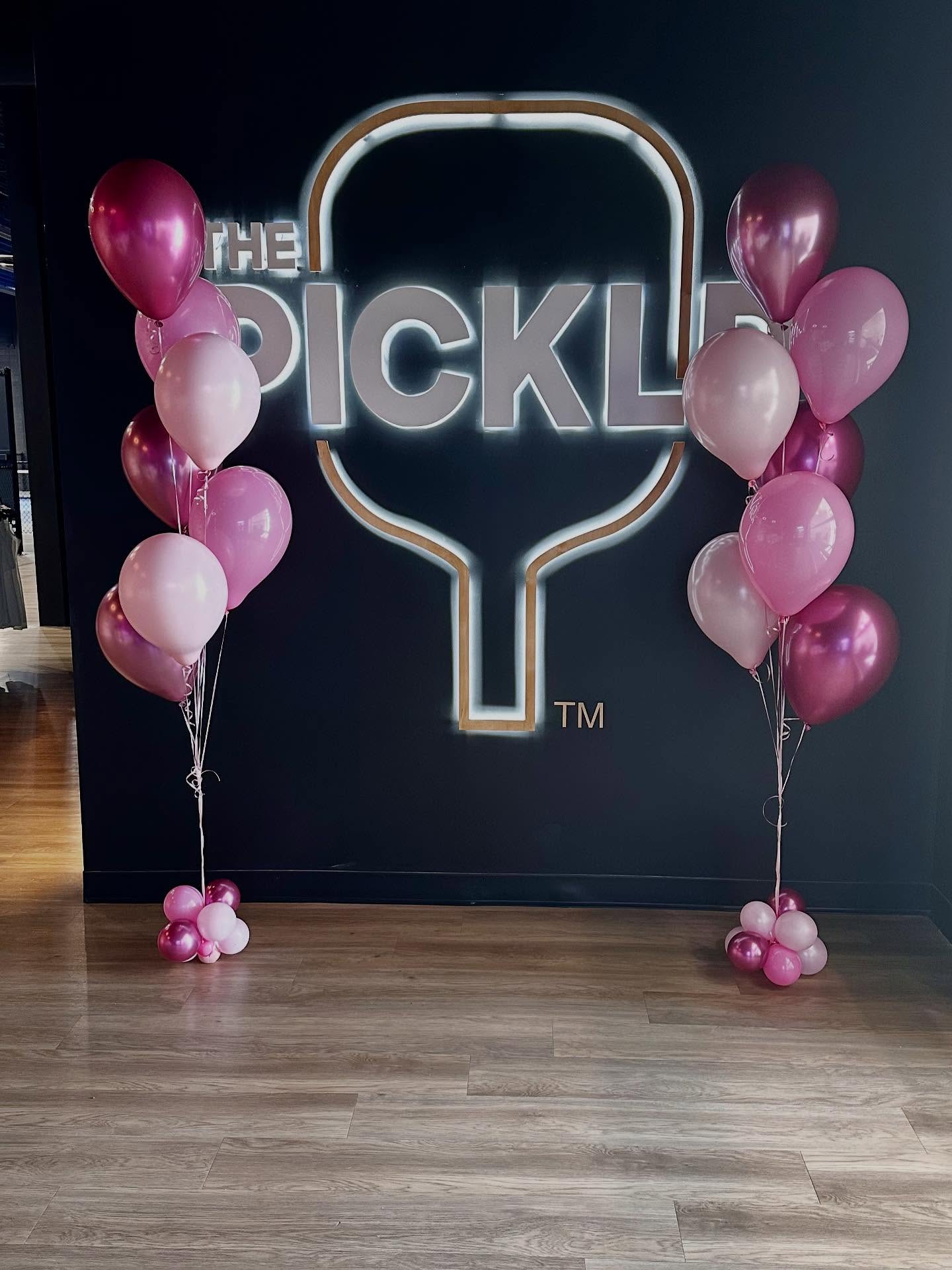 Pop of pink perfection ๐
Whether itโs a grand opening, private celebration or a game night you can count on us to make it festive!
#BalloonDecor #EventStyling #ThePicklr #BigBalloonsCo #heliumballoons