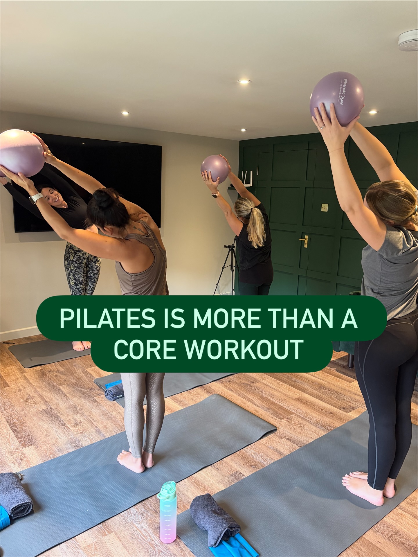 Pilates is a great way to exercise, often that’s in a group setting with the many benefits that brings.
I run small group size classes (and 1:1 sessions) and its so much fun 🤩
Pilates involves so much more than just strengthening your core.
Pilates is whole body focused, every area of your body joins in, the challenge in executing the specific movements is keeping muscles in dialogue with each other, and not switching off. Your whole body feels different afterwards, I feel more energised and less in my head.
How do you feel after a Pilates class?
#pilates #clinicalpilates #physiotherapy #coreactivation