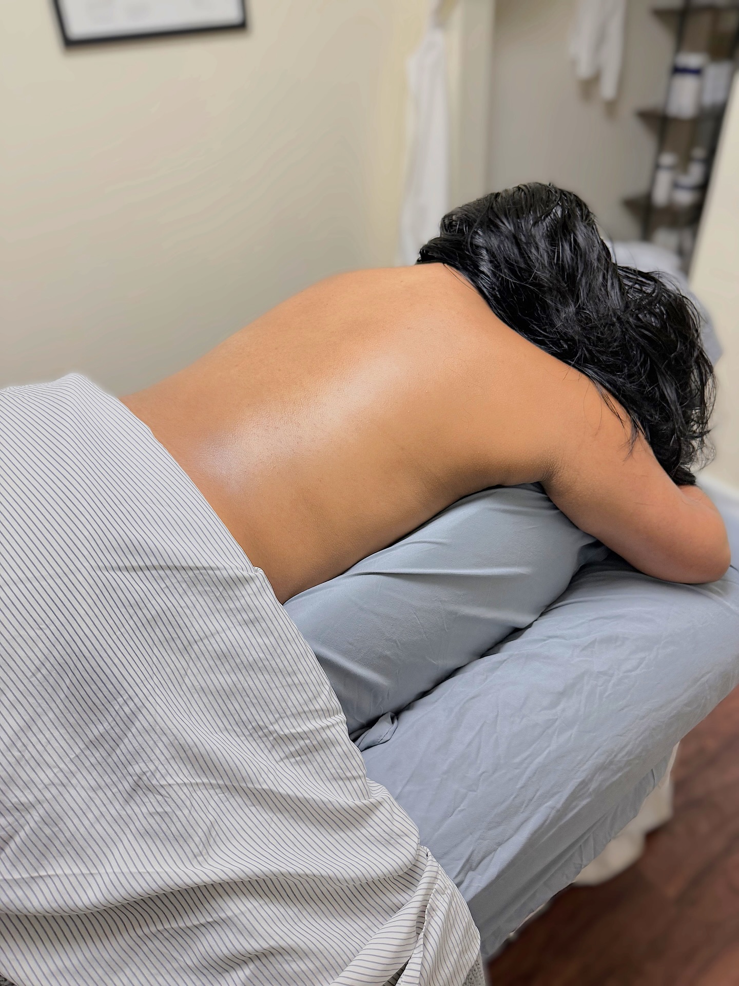 ✨ Nurture You, Nurture Baby ✨
Prenatal care isn’t just about preparing for baby — it’s about caring for you, too.
💆♀️ Prenatal Massage:
Gentle, supportive, and deeply relaxing — prenatal massage helps reduce swelling, improve circulation, and ease muscle tension and back discomfort. Each session is tailored to your trimester for total comfort and safety.
🌿 Customizable Facials During Pregnancy:
Your skin changes throughout pregnancy — often becoming more sensitive, dry, or prone to breakouts. Every facial that we do uses pregnancy-safe products to restore balance, calm inflammation, and promote that radiant, healthy glow.
🌸 Introducing the Baby Bump Facial:
A brand-new treatment focused on nurturing your growing belly!
This soothing session includes a gentle cleanse, light exfoliation, and a deeply hydrating mask designed to ease itchiness, calm the skin, and support elasticity as your belly stretches.
🎁 Special Offer (until November 15th):
I am offering 50% off the Baby Bump Facial for moms-to-be in exchange for a content collaboration! 💕
📍 Mindful Touch | Roswell, GA
🔗 Book or inquire via link in bio
#MindfulTouch #PrenatalMassage #BabyBumpFacial #PregnancyGlow #RoswellSpa #PrenatalFacial #MomToBeCare #HolisticWellness #RoswellMassage #PregnancyMassage #PrenatalCare #SelfCareForMoms
