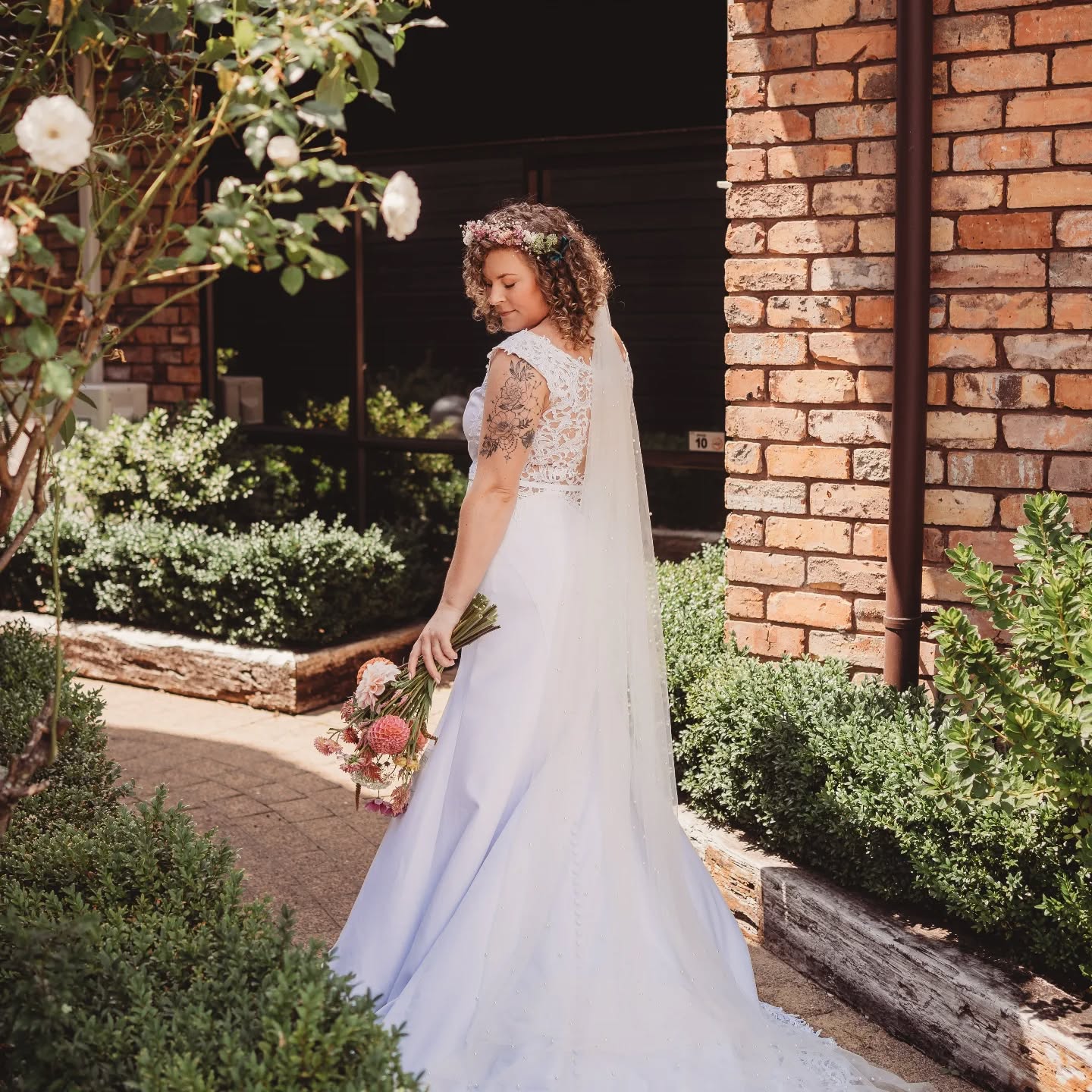 The beautiful Anne-Marie taking a moment.
Makeup by @joannajohnsonartistry
Photography by @capturedbytahlia