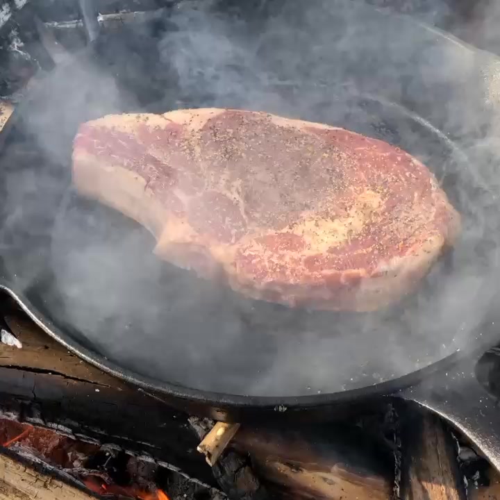 Nights like this built Triple Smoke.
A fire, good food, and people we love.
Eleven years later, it still feels the same.
#triplesmoke #realwoodsmoked #fromfiretotable