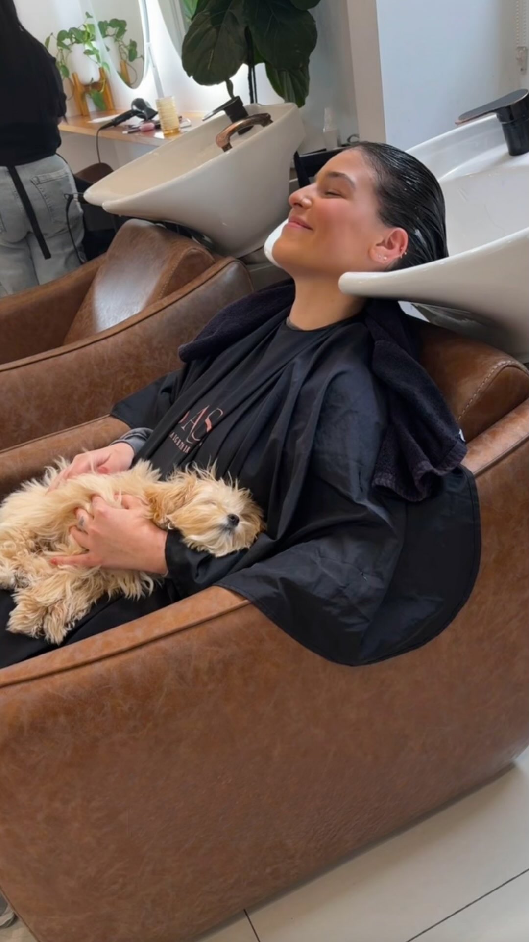 Our beautiful client shares her experience with SASH Permanent Straightening , effortlessly smooth, glossy hair that stays perfect no matter the climate.
Now she can travel without a single thought about frizz or humidity. 🤍
Book your appointment through the link in our bio 🔗