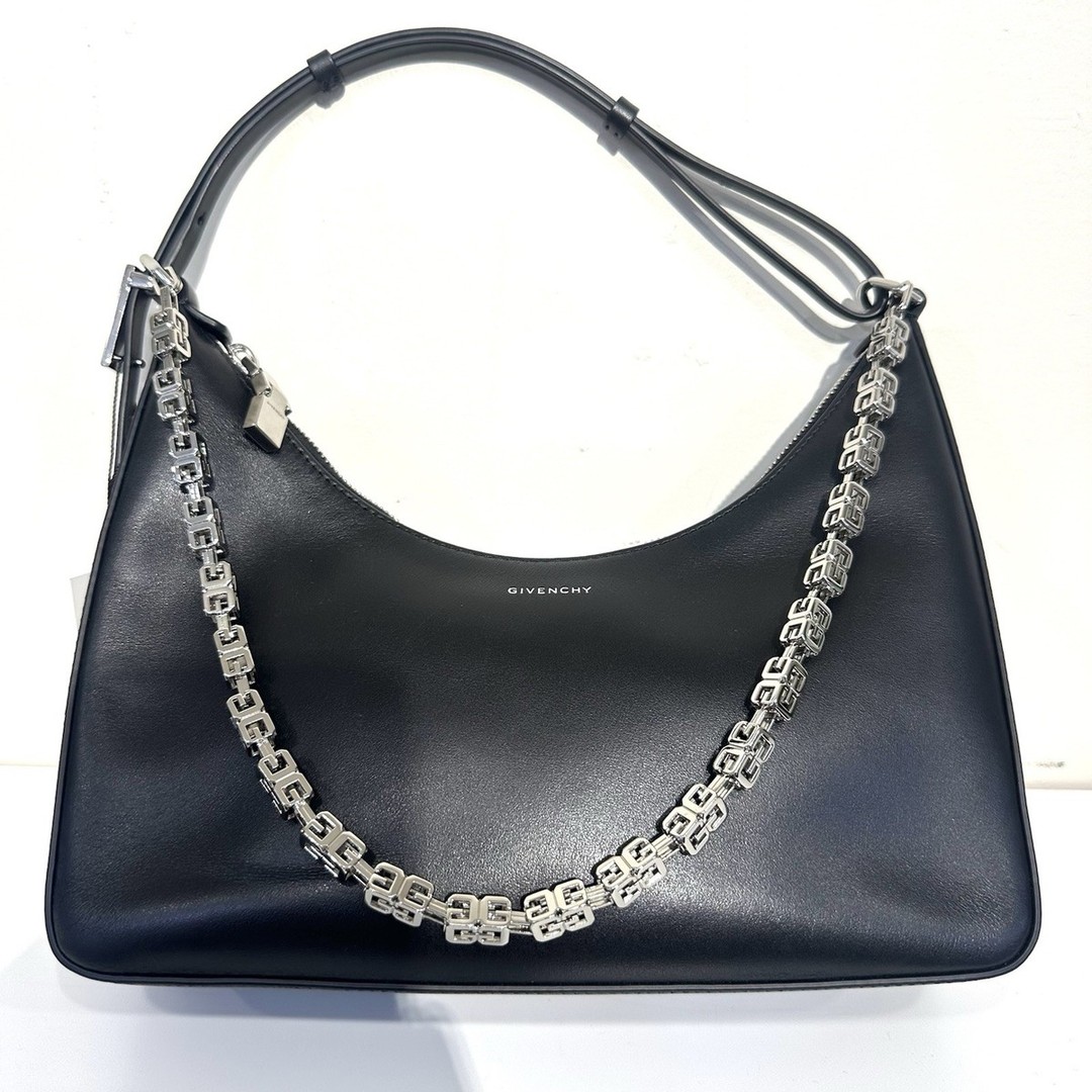 Elevate your look with a Givenchy Moon Cutout Logo Chain Shoulder Bag in Black Leather. Perfect for casual outings with a touch of elegance! ๐๐โจ #GivenchyStyle #LeatherBag #FashionFinds #ChicAccessories #GivenchyMoon #GivenchyCutOut
https://ebay.us/m/PpQc88