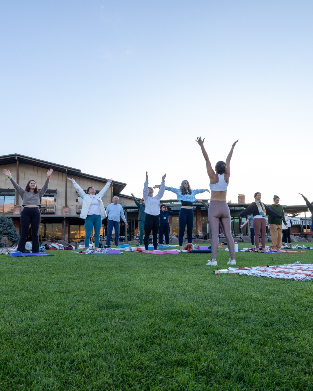 Reach up, embrace the crisp morning air, and salute the sun. 🌞✨ Surrounded by beautiful people, golden light, and the energy of the moment — this is your chance to become everything you can be.
#QuantumPeak #BestLifeing #SunSalutation #MorningVibes #EmbraceTheDay #MindBodyEnergy #BeYourBestSelf