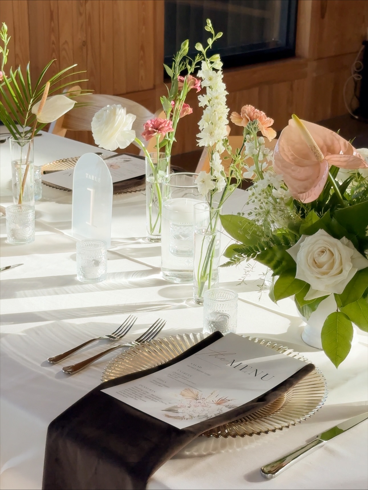Some of my favorite iPhone stills from Keith + Altinise’s wedding day!! Chill vibes, beautiful views, so much love 💌
Vendor Team:
@waldenretreats
@preptechplanning
@_eliteglamhaus
@heypoppylayne
@esthermakauphotography
@momentsbygabby
@raynedesserts