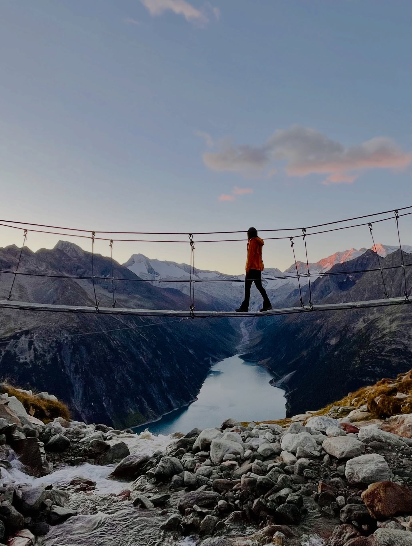 Fell in love with the Zillertal Alps this September. Already counting down till next season. Who’s in?
#wanderlust #homeiswherethemountainsare #hängebrücke #natureishealing #hikingadventure
