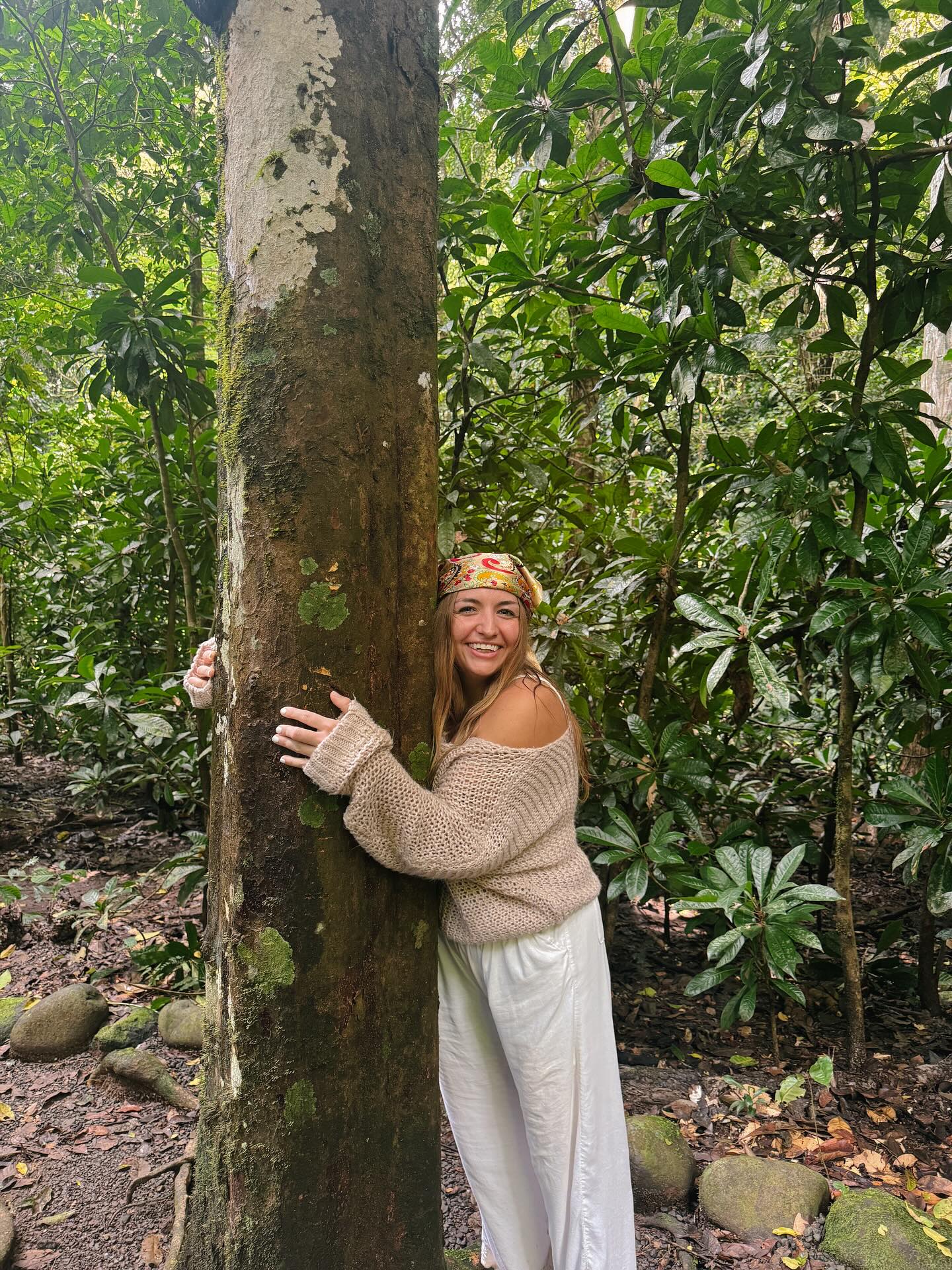 nature freak or freak of nature, you decide🌳🦥🦎🦜💚