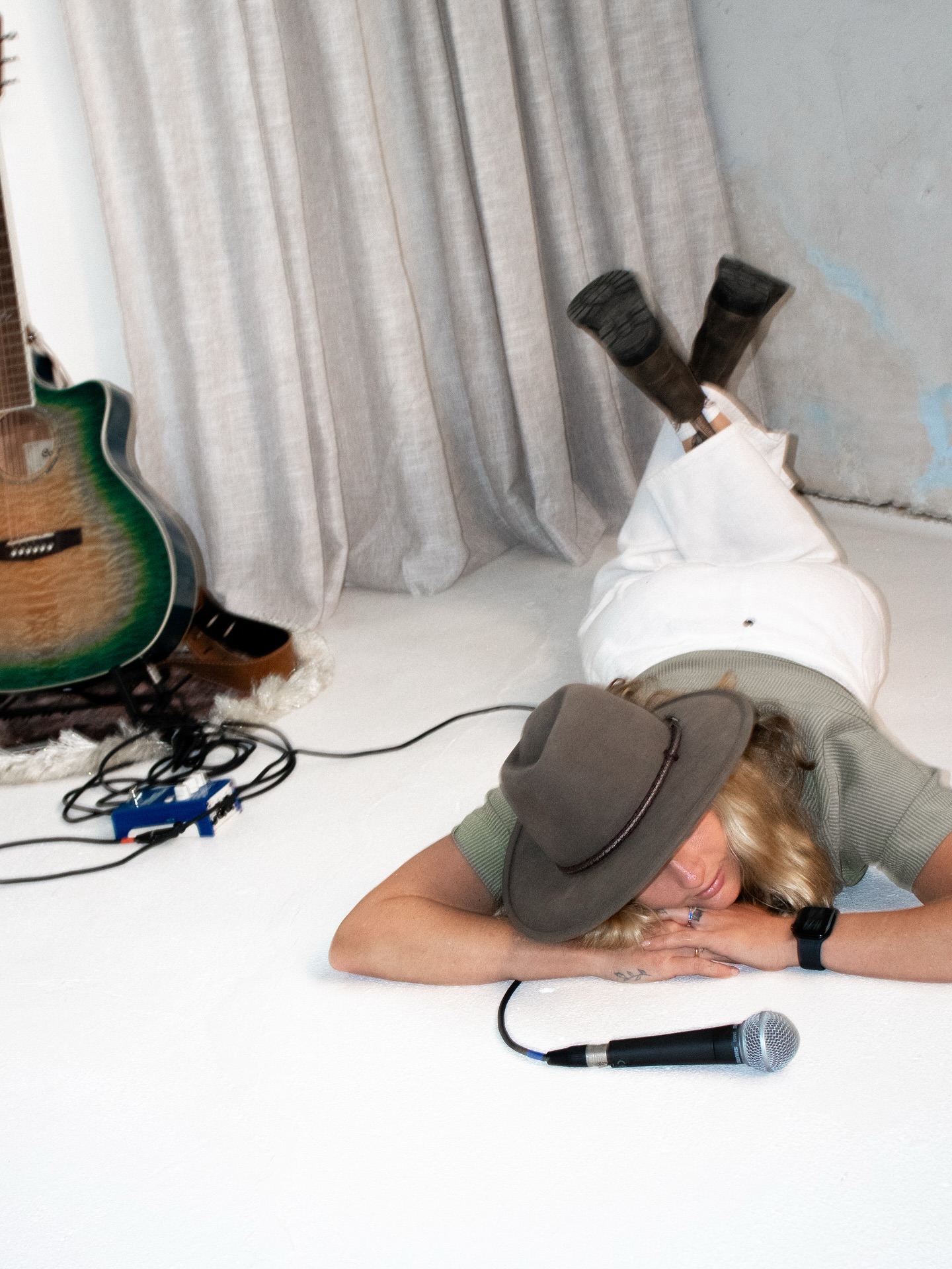 setting the tone, creating the vibe, main character energy.
#sonder #branding