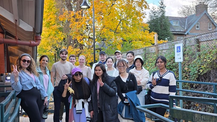 🍂 We had a beautiful day for hiking on Saturday! We caught the last bit of Fall foliage and colors of the season. Thanks for joining us this season!
#internationalstudentsphilly #internationalhousephiladelphia #wissahickonpark
