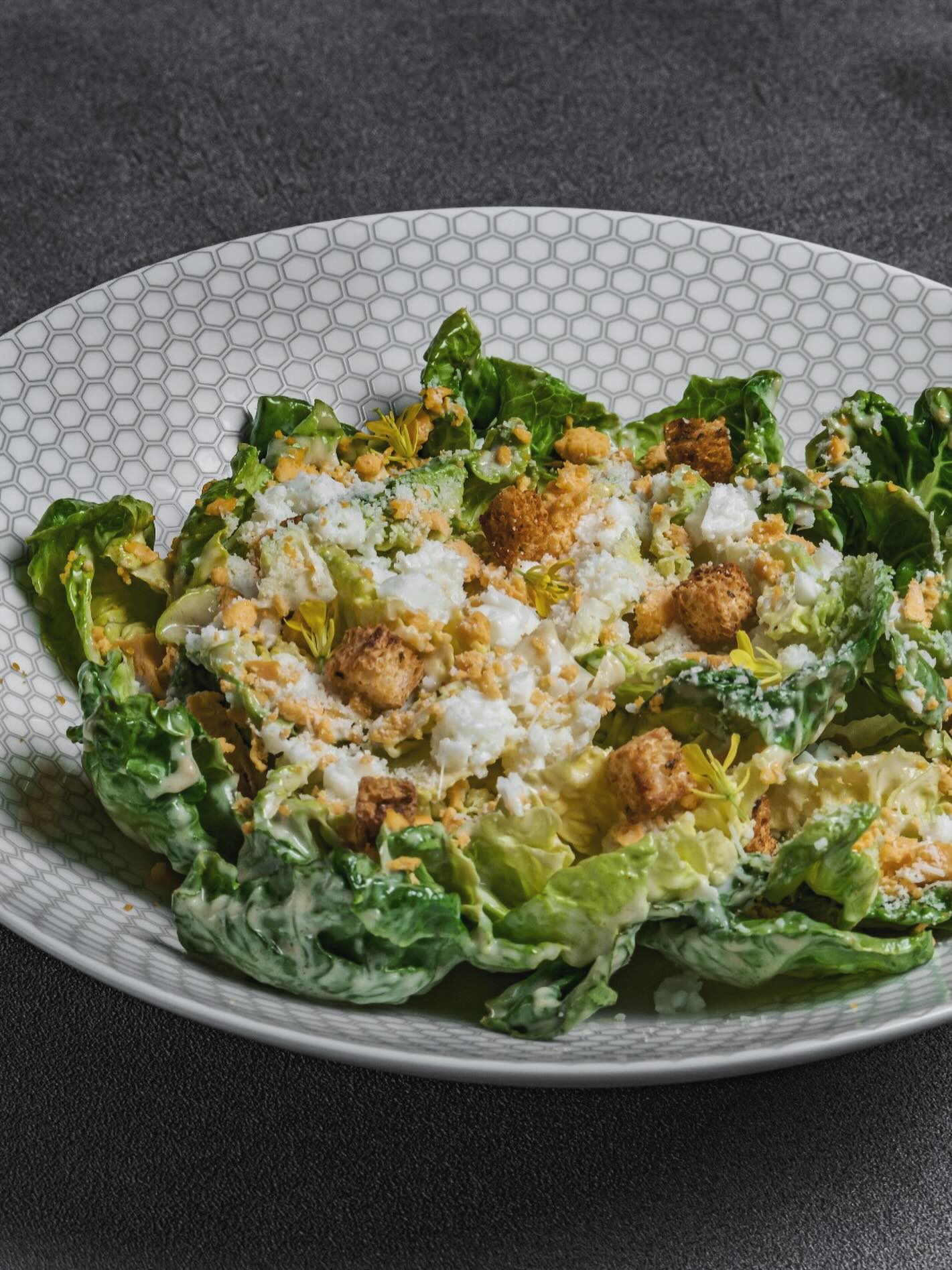 Start your meal with a refreshing 54 Caesar Salad featuring baby gem lettuce, Caesar dressing and a luxurious touch of dry-aged caviar.
Book your table now via link in bio.
54 Amoy Street, Singapore 069880
#54steakhouse #AmoyStreet #54AmoyStreet #CaesarSalad #caviar #caviarlover #steakhousedinner #steakhouselunch #beststeakintown
