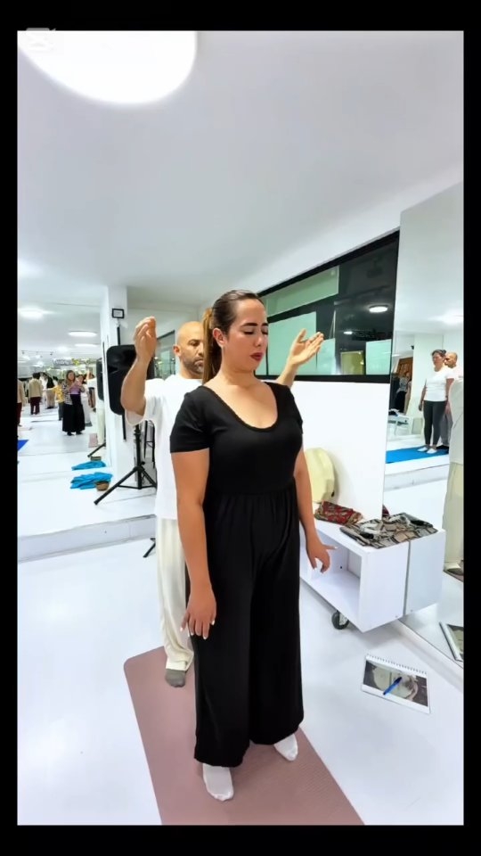 Sientes que algo dentro de ti pide un cambio?
Tu cuerpo y tu energía hablan… solo necesitas escucharlos.
Te invito a vivir una sesión de Neurocorporal con Reiki para liberar tensiones, reconectar con tu interior y recuperar tu equilibrio natural.
No necesitas creer en nada, solo estar dispuesto a sentir.
Te gustaría probarlo?
Comenta en esta publicación: “Yo soy Vibra”
y agenda tu sesión de cortesía.
📅 Reserva tu cita por DM o encuentra el link de WhatsApp en la bio
Medellín | Cupos limitados