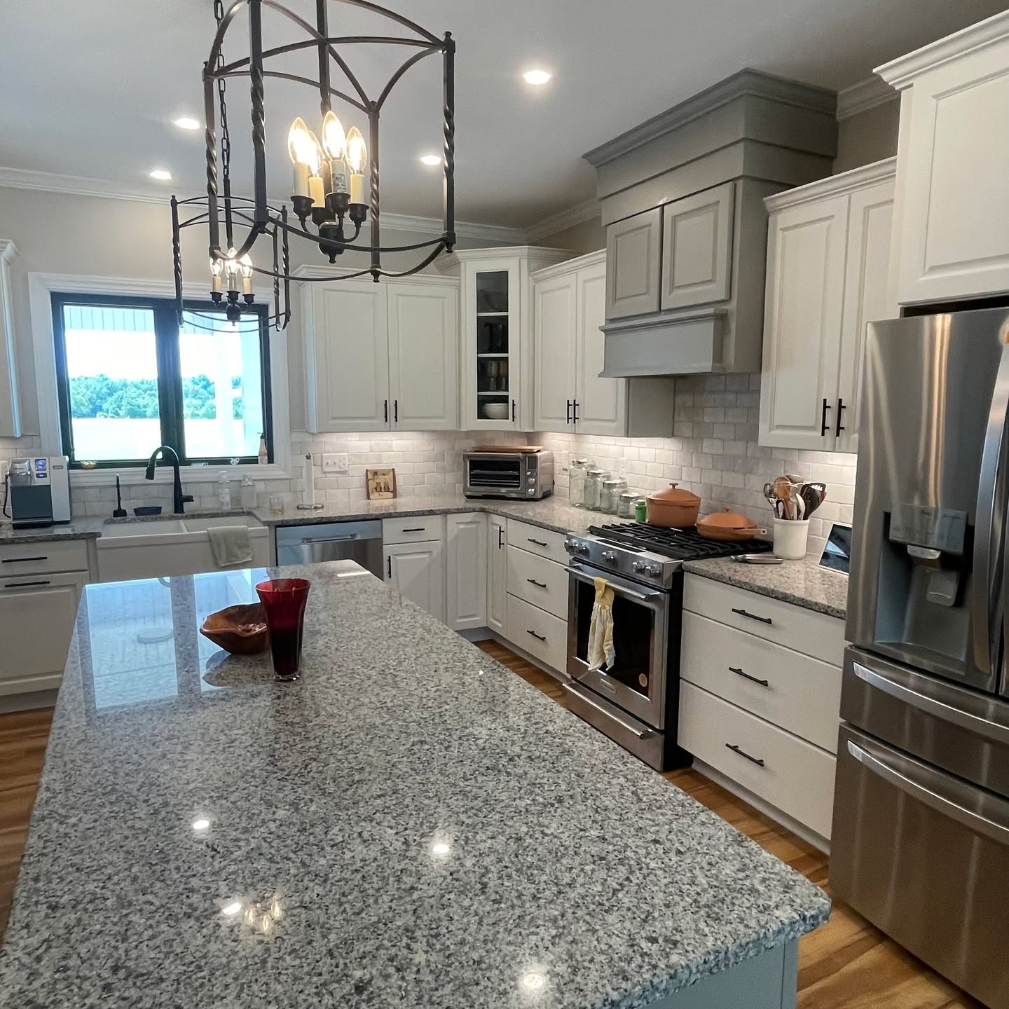 "The countertop you’ve been dreaming of is closer than you think. Locally crafted. Expertly installed. 100% Lexington style."
👉 #LexingtonKYCounters #MGMStoneCreations #LexingtonKYKitchen #CountertopExpertsKY #LexingtonRenovation #CustomCountertopsLexington #HomeUpgradeKY #QuartzDesignLexington #KitchenMakeoverKY #LexingtonHomes