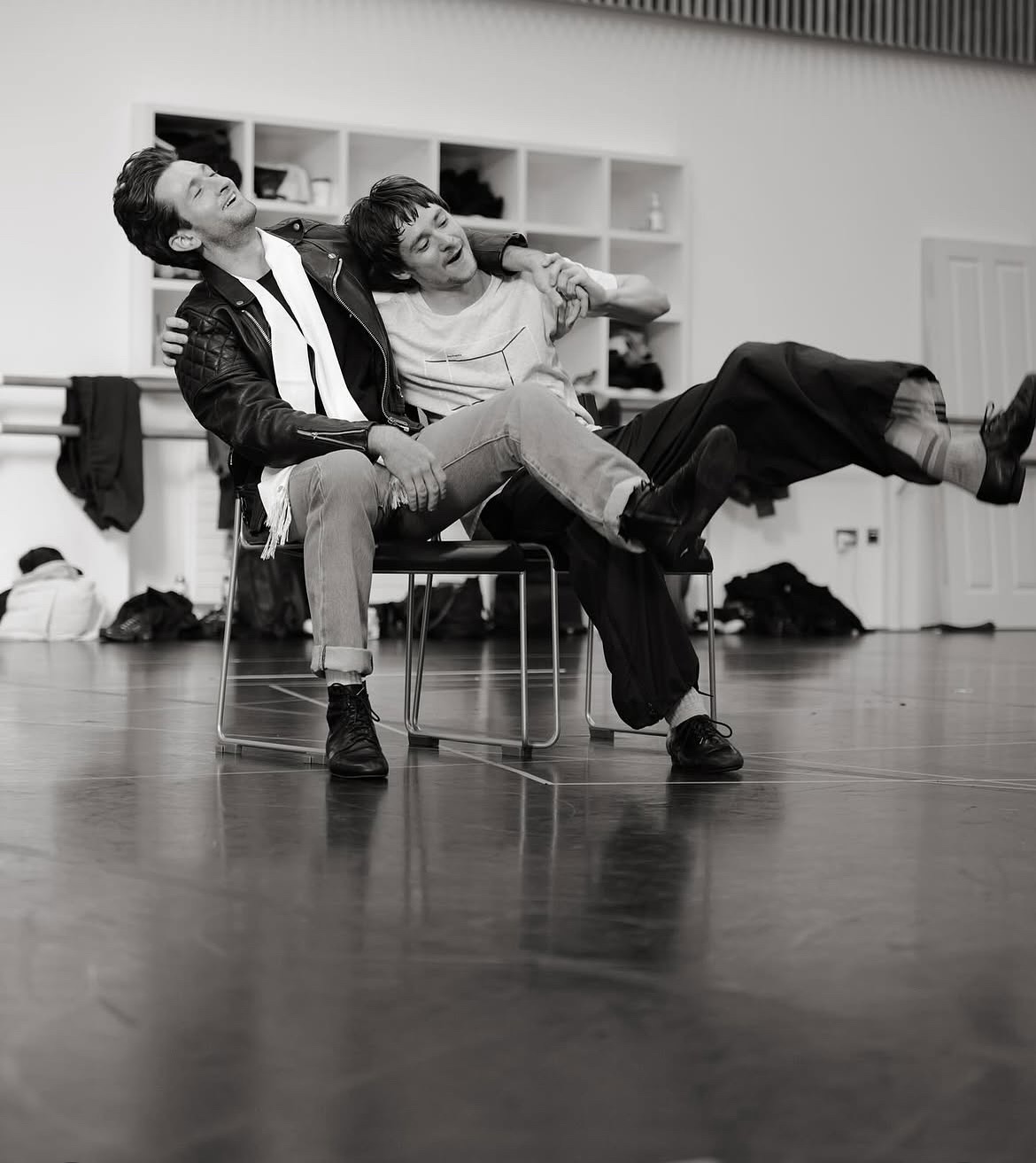 Here’s something cool Louis done, trims and styling for the new upcoming Quadrophenia the ballet in New York, for the British ballet. I know fancy ay!
Take a look at the excellently executed jelly roll.
And we are loving the mod cuts at the moment so get one!
Sorry @quadrockballet I hope it’s okay I stole the image
#barber #ballet #modcut #dalston #backstage