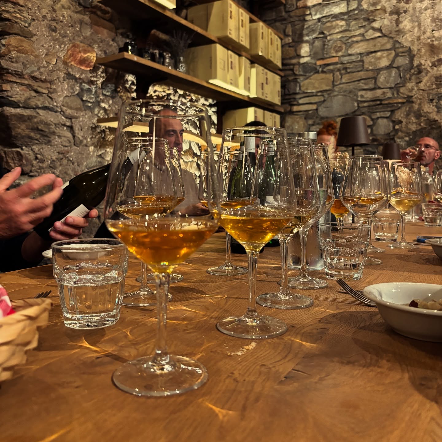 We had a couple of events last week and yup, we had fun.
Thank you all ❤️
#rocknbolla #naturalwine #switzerland #winetasting #lugano