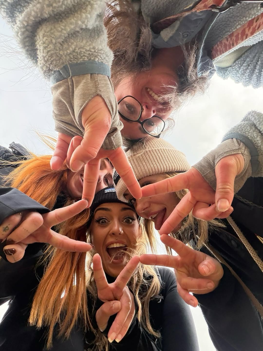 The middle of November and the adventures are fully flowing! 🍁 🤩
Thanks to these epic girls in the wild 💫 ⛰️ @aimeejoyy @bailieolivia @anyainthewild @katy_wanderlust @laura_hiking_about @wildswims_and_adventures @adventure.with.mine @sonata_bartkeviciute @badass.sup @dorina91x @colossalcatpeaks @nicoleonthesummit @pxige95 @shellysoutside @leighcampbell91 @chlointhelakes_ @pump.up.tha.gem @northern_girl_hikes @youll_find_me_in_the_hills @_run_foxy_run_ @laviniadoes 🍁
Tag @femaleexplorers.uk and use #FemaleExplorersUK to share your journey and get featured!
#autumnadventures #girlswhoclimb #adventurewomen #femaleexplorersuk #hikingwomen #november