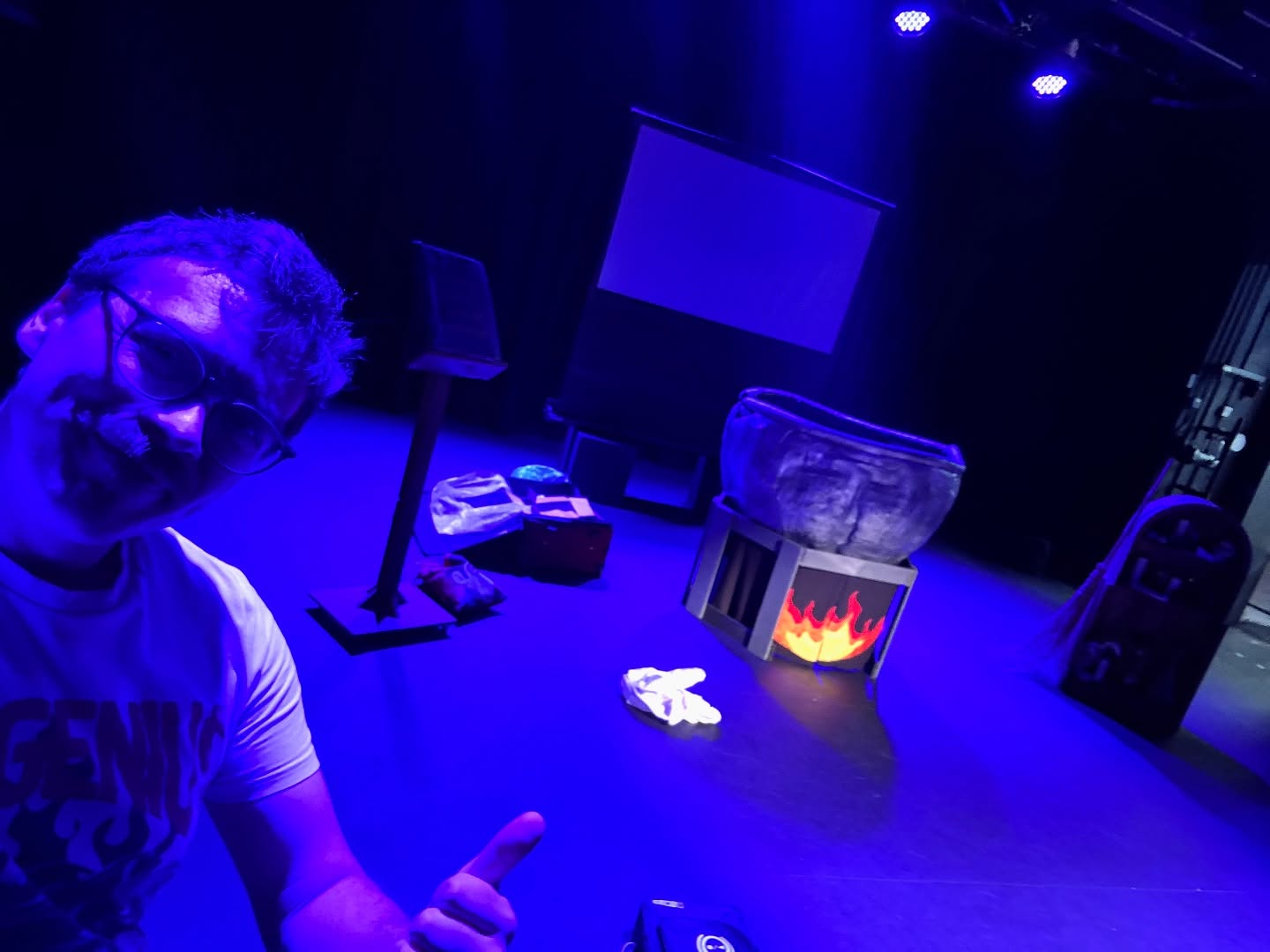 Thanks to both the audience and staff of @arena_theatre for a lovely show last week! And also look at Henry with his proud bargain box of indomie noodles - thanks Wolverhampton!
Also check it out - the cauldrons on the front of the brochure, I’ve made it!
Up next is @edgehilluniversity and @tbtlake - but first, my birthday week!