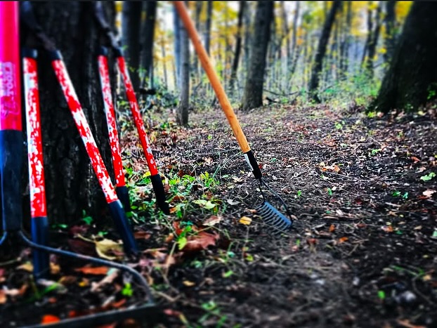 We’ve got two events for you guys this week! Step one, build the trails, and step two, ride the trails!!
.
Join us Wednesday (11/12) as we shut down the shop and team up with @coralvilleparksrec to build a new section of trail in the Woodpecker/Creekside Corridor. This new trail will be a fun extension loop of last year’s trail, Panther Lunch. 🐆 🥪. We will be working from 9am - 4pm, but even if you can only come out for an hour or two, anything helps! DM us if you are able to come volunteer with us!
.
And then… this Saturday (11/15) we are holding a free Fat Tire/MTB demo at Tom Harkin Trailhead so you people can try out fat tire bikes and nice mountain bikes out on the singletrack. Demo bikes will be available to try for free from 10am-2pm, then we will do a casual group ride out to the new section of trail from 2-3pm, and then demo bikes will be available again from 3-4pm while we pack things up. Hope to see many of you at one or both events!
.
.
.
.
#sugarbottombikes #sugarbottom #northliberty #northlibertyiowa #coralville #coralvilleiowa #cedarrapids #cedarrapidsiowa #iowacity #iowacityiowa #solon #soloniowa #iowabike #iowacycling #bikeiowa #bikeiowacity #onlyiniowa
