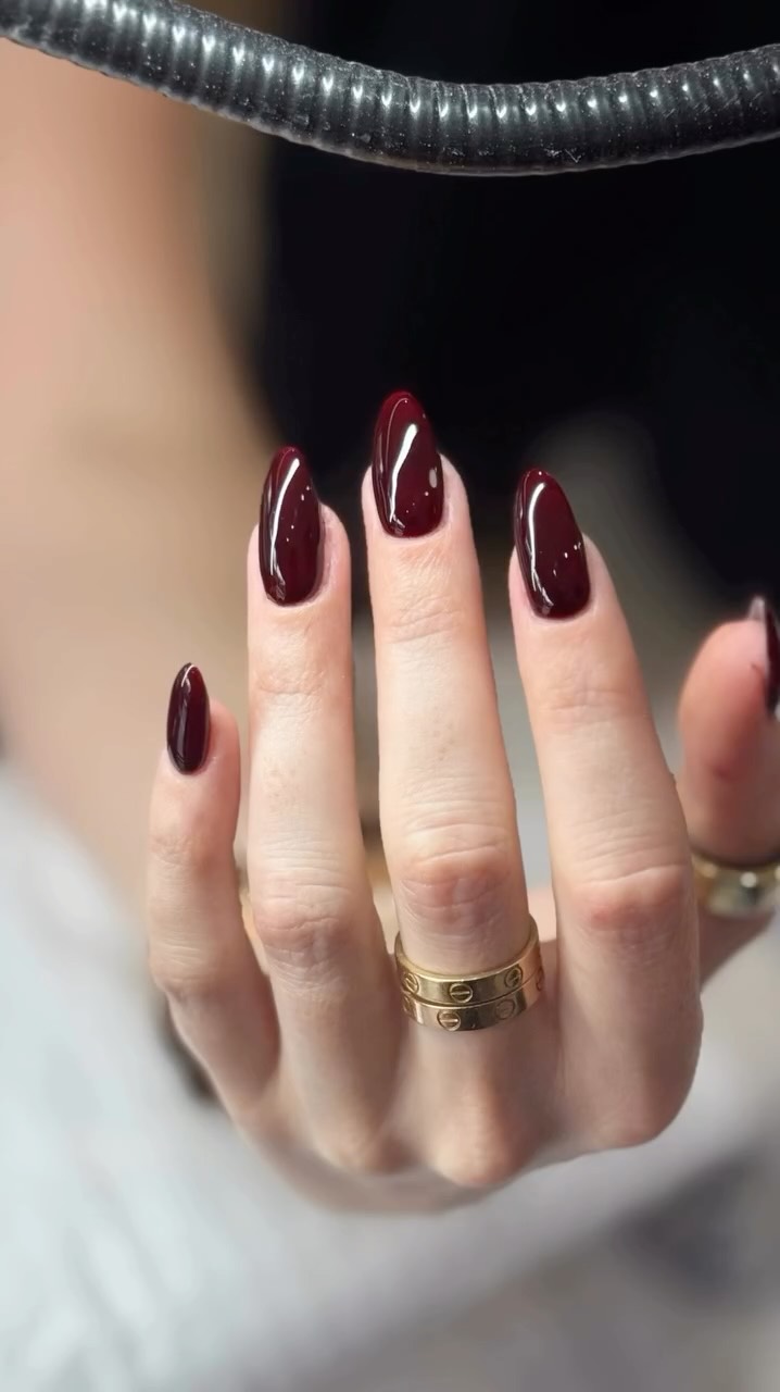Power, depth, and a touch of drama. 💅✨
The Gel Bottle’s ‘Manor’ — a rich, vampy burgundy that commands attention and oozes elegance. Perfect for when you want your nails to speak volumes without saying a word. 🖤🍷#
#BondiNails #TheGelBottle #Manor #BurgundyNails #VampyNails #DarkNails #GlossyNails #AlmondNails #LuxuryNails #NailGoals #NailInspo #SydneyNails #ChicNails #NailPerfection #NailArtSydne