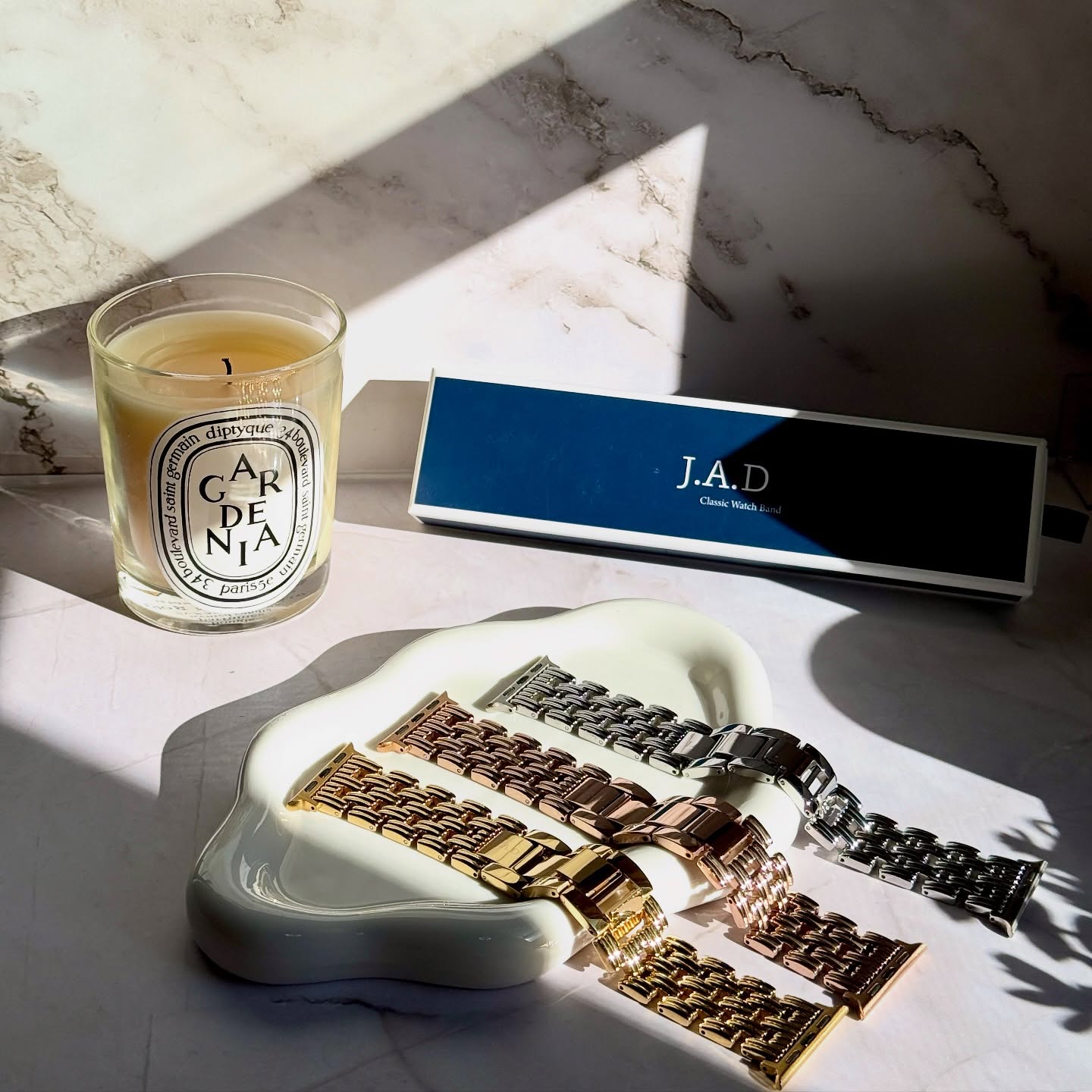 Borrowed a bit of gold from golden hour.
#JADclassic #AppleWatchbands #AppleWatchstraps #fashion #stainlesssteel #techaccessories #fashionaccesories #effortlessstyle #giftideas