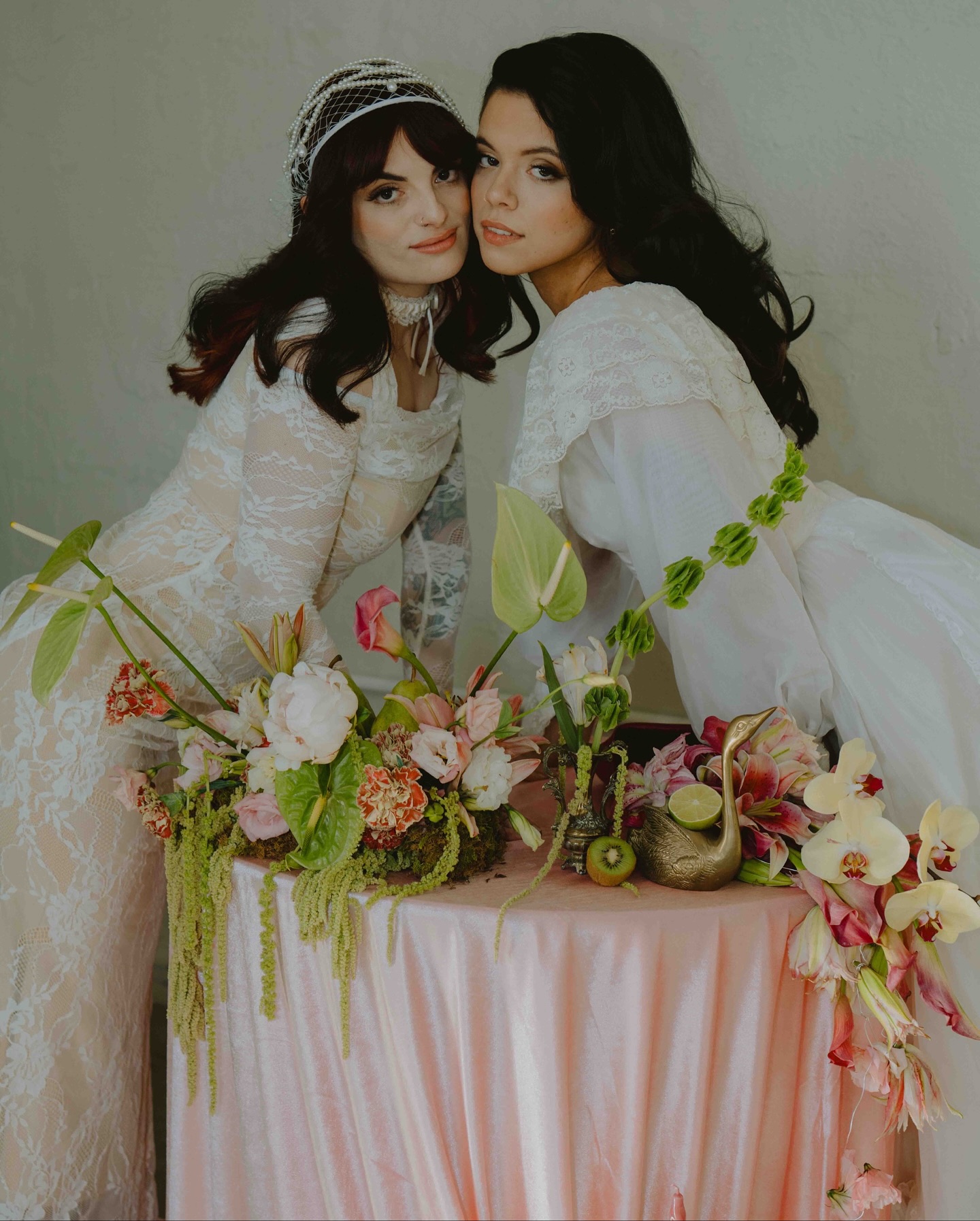 Stunnnnnning ladies yesterday for the content shoot @tbazecreative put on! Every little detail was incredible! Can’t wait to share more!!
Host: @tbazecreative
Cake: @wickedcakes.co
Florals: @flora.jae + @lepeartreestudio
Models: @jasmine.domenech @ladyoctober @troijane
Stylist: @ella.brynt
Hair: @ur.hairy.godmother
Makeup: @mariahhashleyy
Decor: @mollyworekphotography
Dress:
@bbbridalboise & @pink.sky.vintage
Spray tan: @luxury_spray_tan
Content: @heysociallysavyy
Venue: @studioqboise
#IdahoElopementPhotographer
#BoiseElopementPhotographer
#MeridianIdahoPhotographer
#BoiseWeddingPhotographer
#IdahoWeddingPhotographer
#TreasureValleyPhotographer
#IdahoWeddingInspiration
#BoiseBride
#IdahoBride
#ElopementPhotographerIdaho
#BoiseCouples
#IdahoLoveStories
#ElopementInspo
#EditorialWeddingPhotographer
#FineArtElopement
#RomanticElopementIdeas
#LuxuryWeddingInspo
#IntimateWeddingPhotography
#BoiseEngagementPhotographer
#IdahoCouplesPhotographer
#BoiseIdahoPhotographer
#AdventureElopementIdaho
#MeridianWeddingPhotographer
#ElopementEditorial
#ModernRomanticElopement