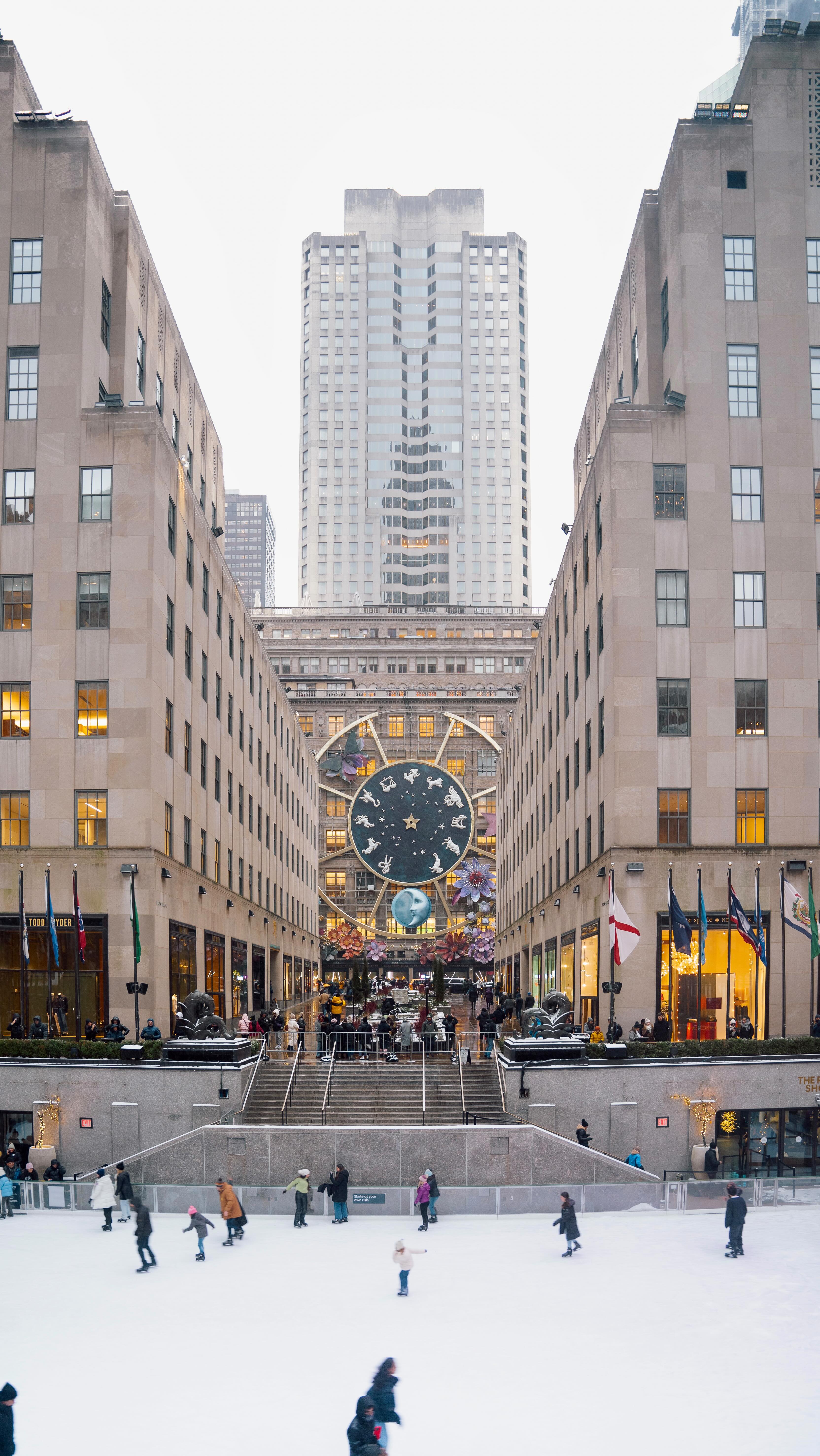 Last Christmas in New York. Streets that deliver like a film set. đşđ¸
If youâre planning anything festive this year, now is the time to get it moving. These shoots come together best when we can put the right people in the right place, at the right time.
If youâd like to talk through an idea, just drop us a message. Weâre starting to finalise our schedule for winter work now.