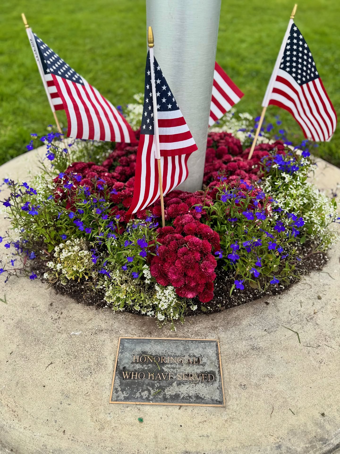 Honoring our Veterans 🇺🇸
This morning, our Garden Club hosted our annual Veterans Day ceremony at La Bella Fontana Park to honor those who have served our country. Scout Troop 105 and Cub Pack 007 opened the ceremony by posting the colors and leading the Pledge of Allegiance.
Guest speaker Michael Frame, U.S. veteran and husband of our president Linda Frame, shared thoughtful words about service and community.
We were joined by Councilwoman Kristina Duggan, who offered remarks of gratitude, and several local veterans who shared when and how they served.
Coffee, donuts, and familiar songs including each branch’s anthem and God Bless America made it a morning of reflection, pride, and connection.
🌿 Thank you to everyone who joined us in celebrating our veterans and helping keep La Bella Fontana shining.
#VeteransDay #LaBellaFontanaPark #NaplesIsland