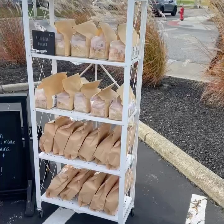 It’s a windy one.. but @simplytorirae and her amazing husband, Dough Daddy Sam, are holding it down @thebankcle today for their Sunday Market! Go show them some love and clear them out!.. and maybe bring hand warmers 😅