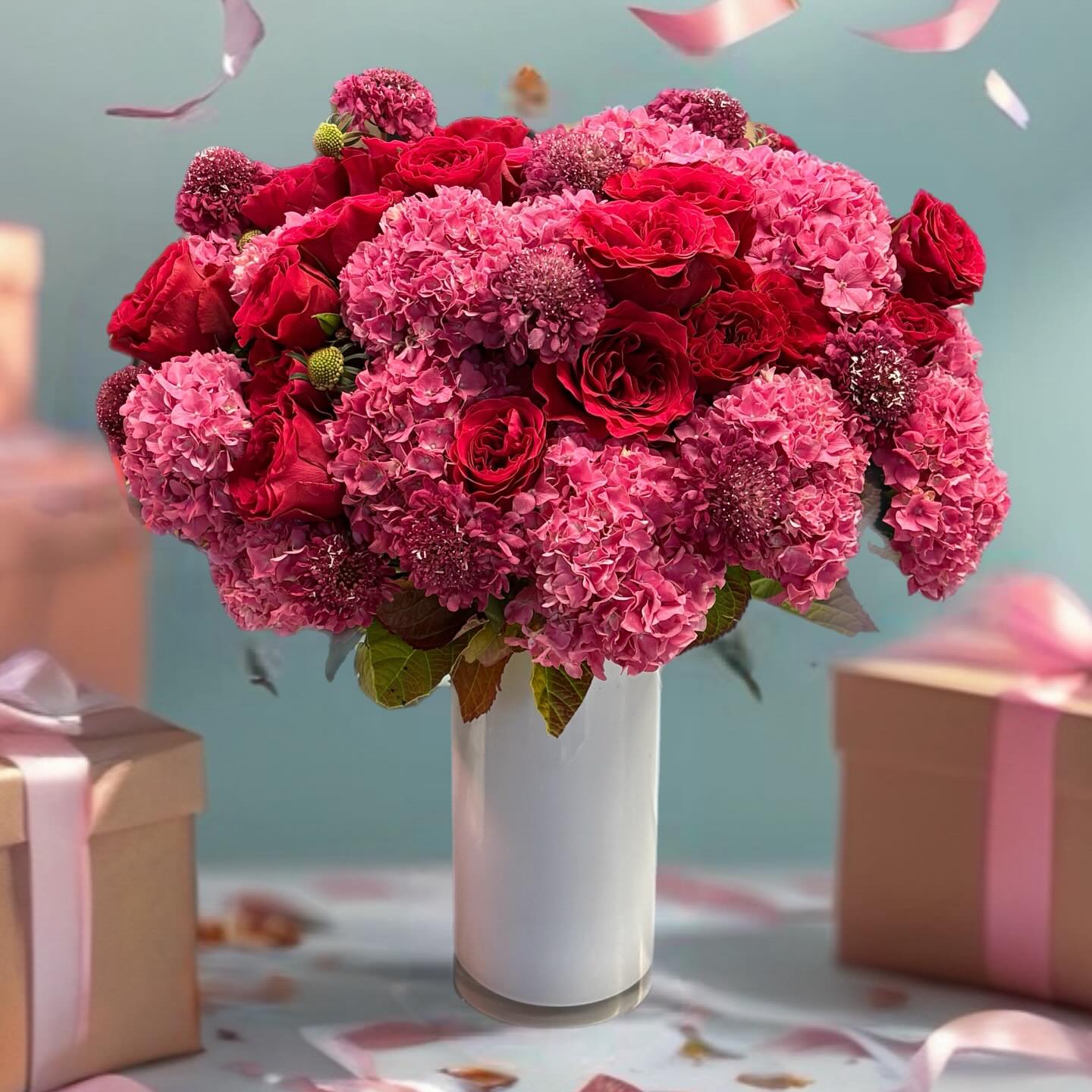 Our Royal Ruby bouquet from the Mixed Bouquets Collection — designed for every celebration. 🌹✨
Shop online at ornamento.com
#Ornamento #LuxuryBouquets #RubyRed #FloralDesign #BayAreaFlorist #CelebrationFlowers #FlowerDelivery #MixedBouquets #LuxuryFlowers